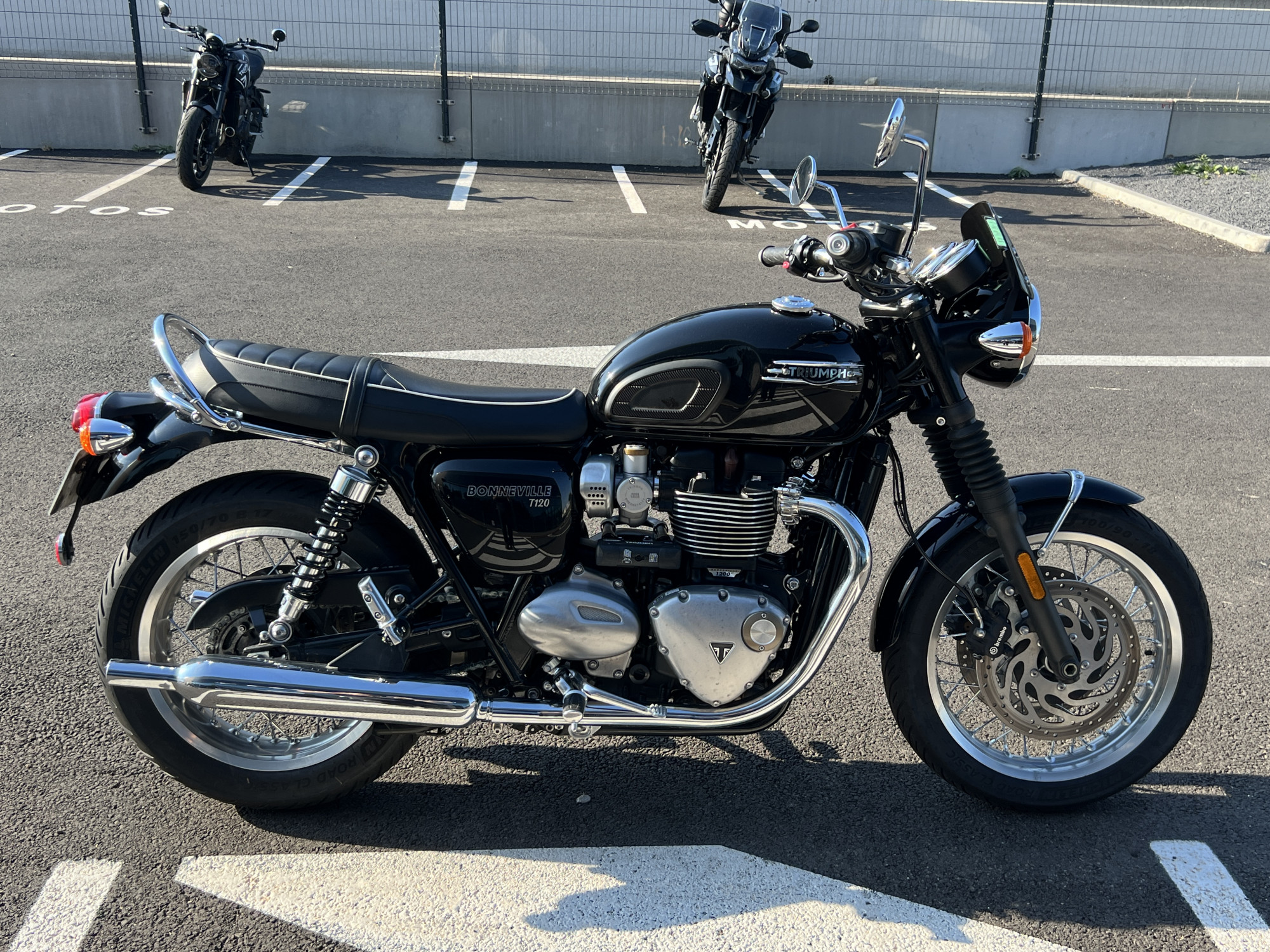 photo de TRIUMPH BONNEVILLE T120 1200 occasion de couleur  en vente à Sorgues n°3