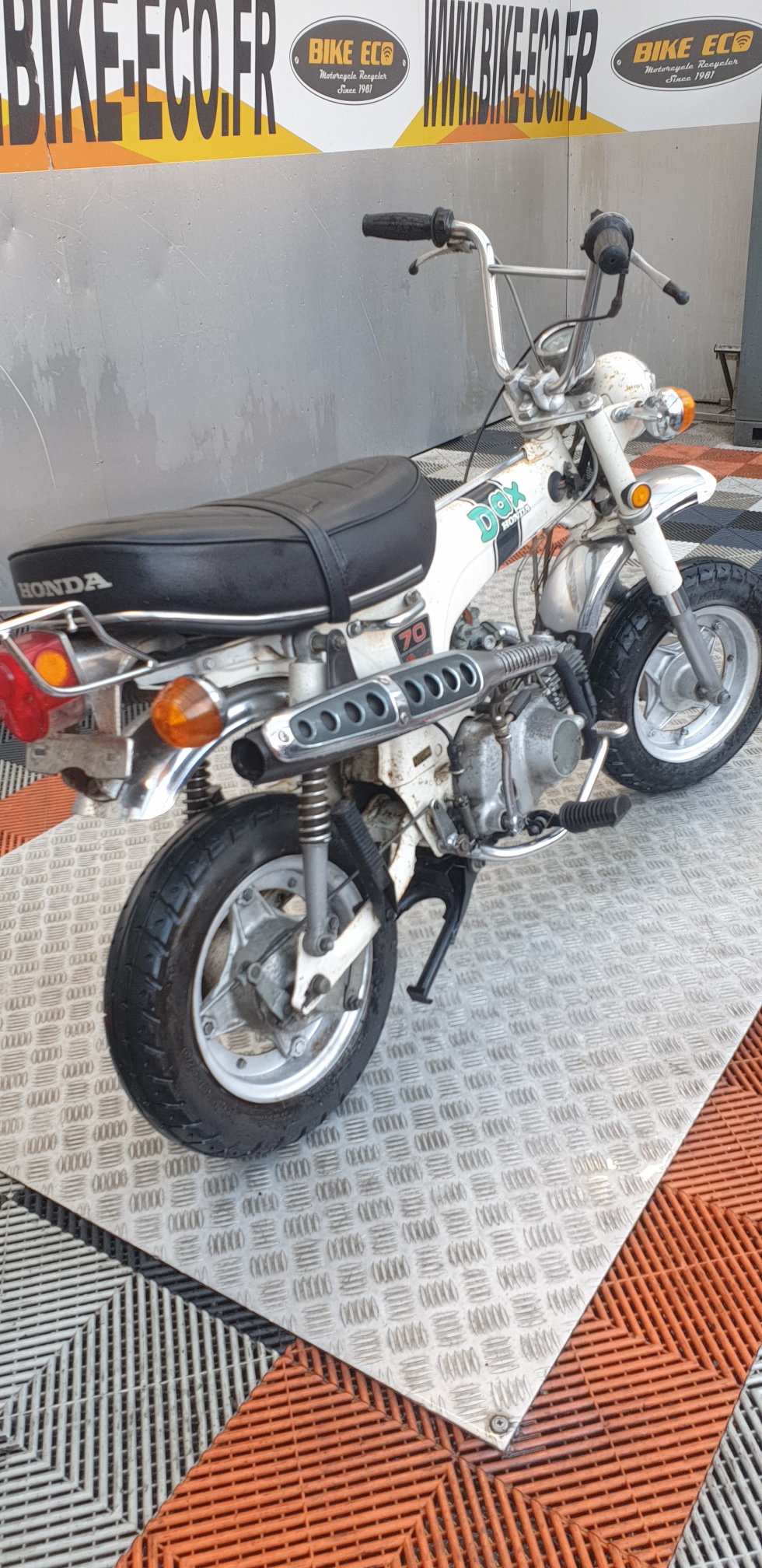 photo de HONDA DAX ST 70 occasion de couleur  en vente   Vitrolles