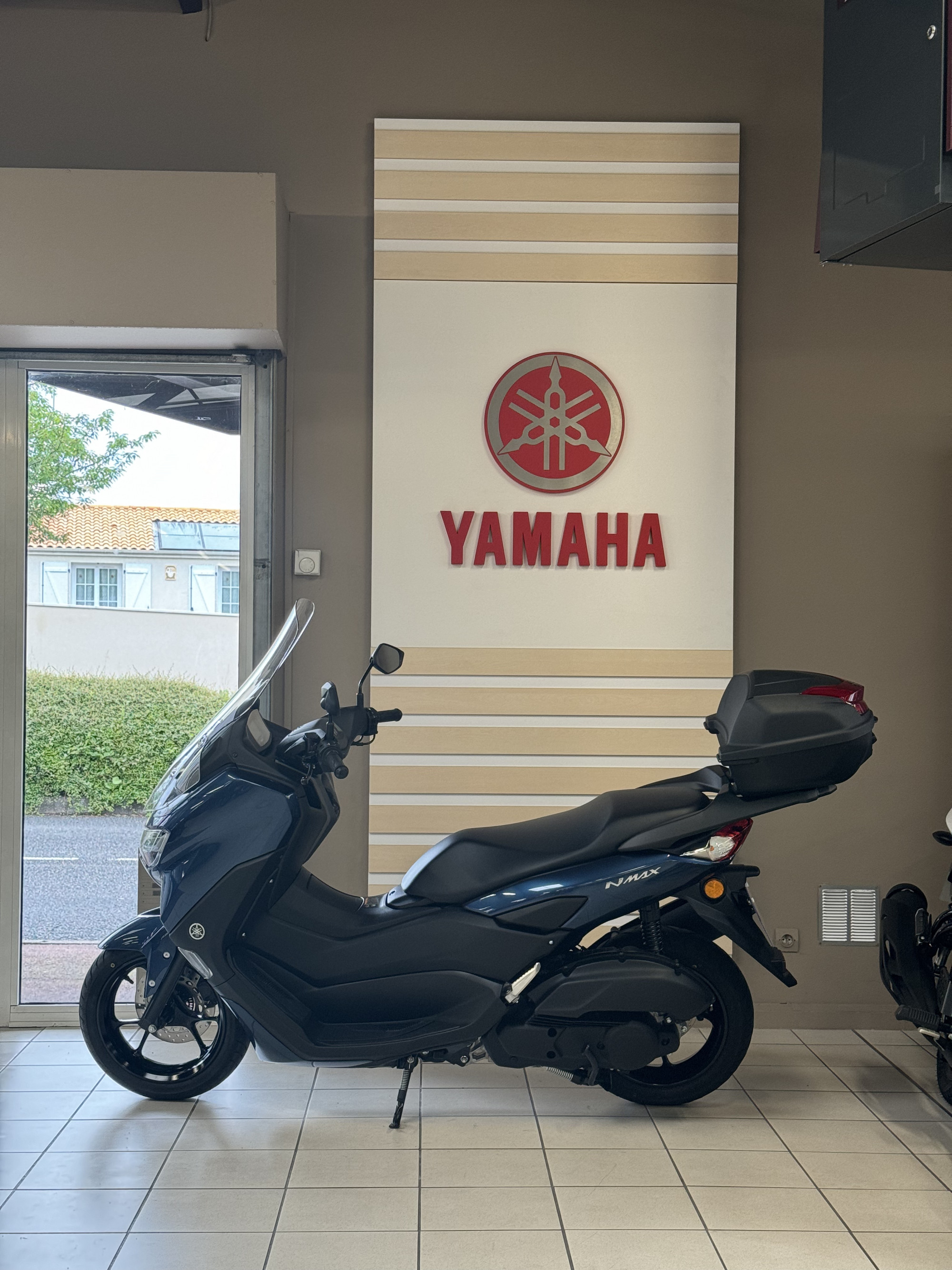 photo de YAMAHA NMAX 125 125 occasion de couleur  en vente à Angouleme n°3