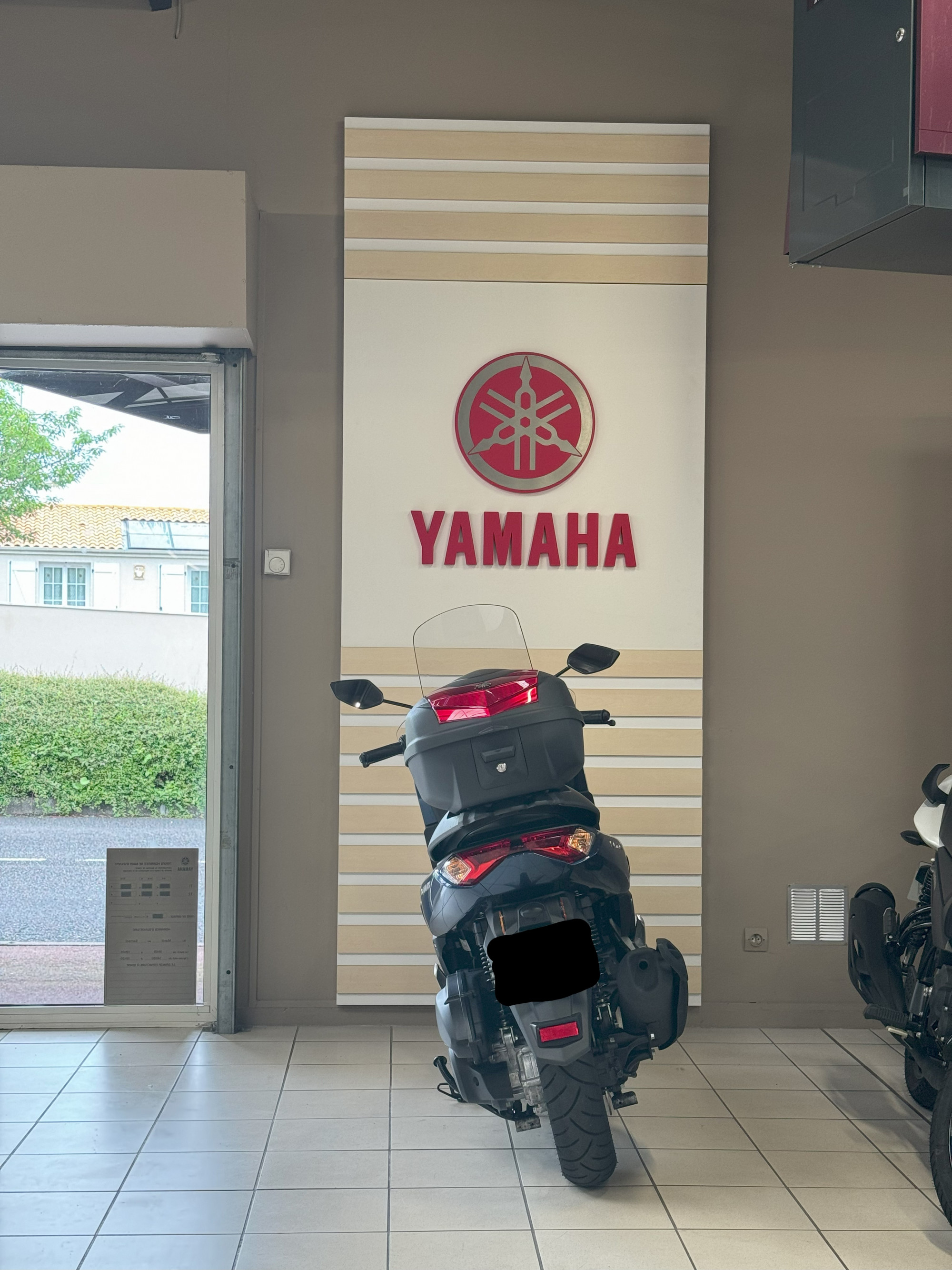 photo de YAMAHA NMAX 125 125 occasion de couleur  en vente   Angouleme