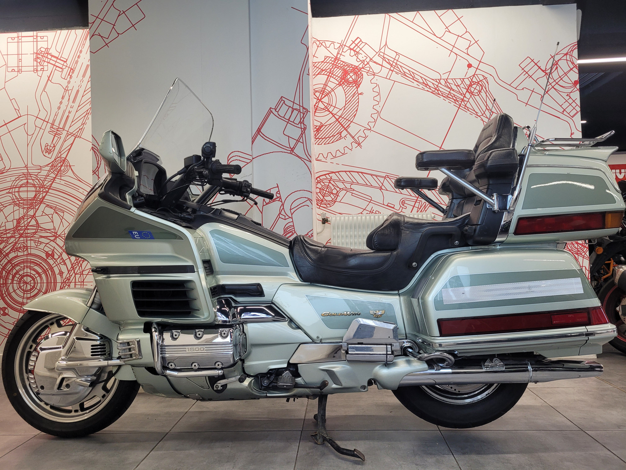 photo de HONDA GL 1500 GOLDWING 1520 occasion de couleur  en vente à Paris 12 n°3