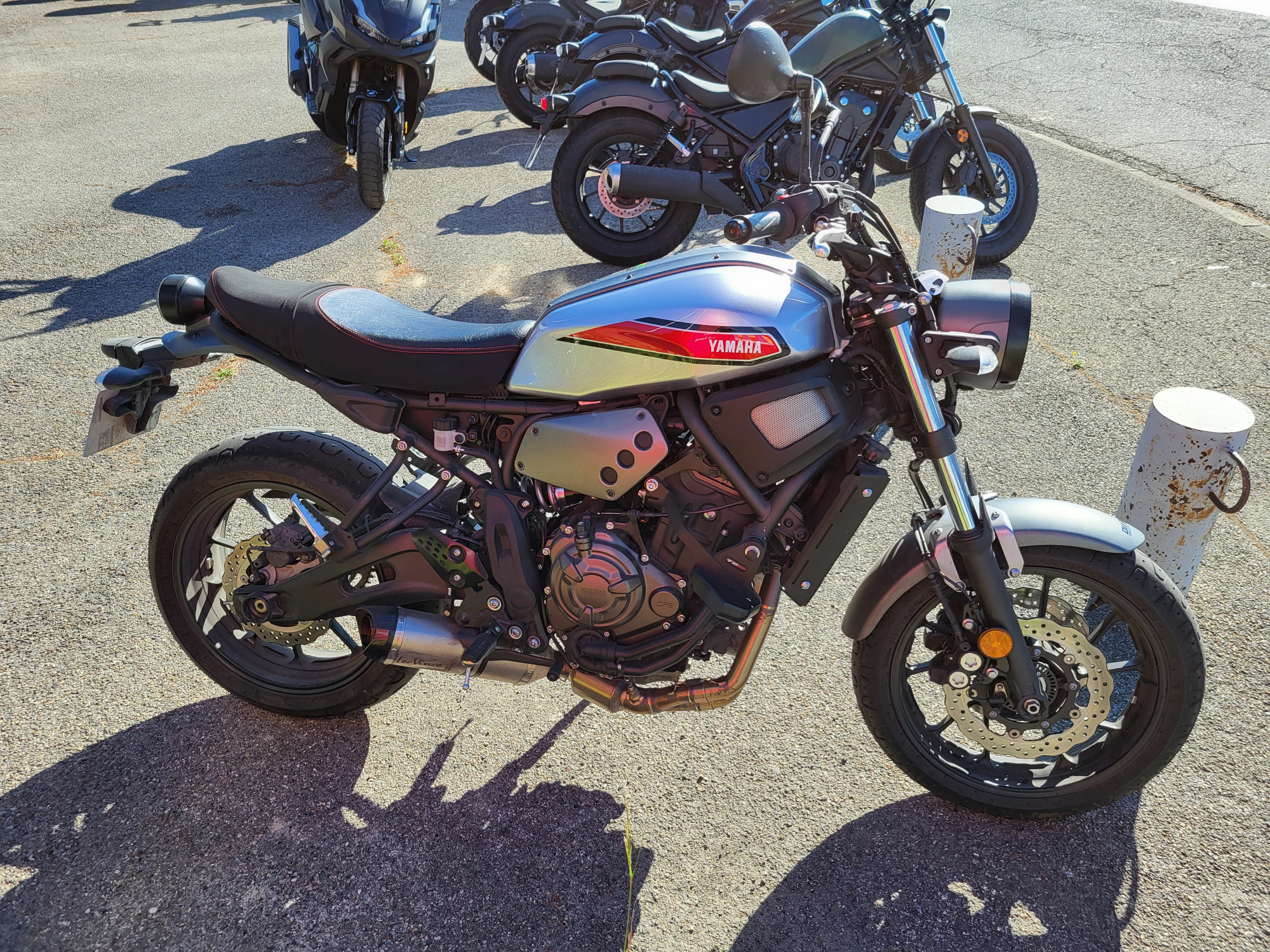 photo de YAMAHA XSR 700 700 occasion de couleur  en vente à Arles n°2