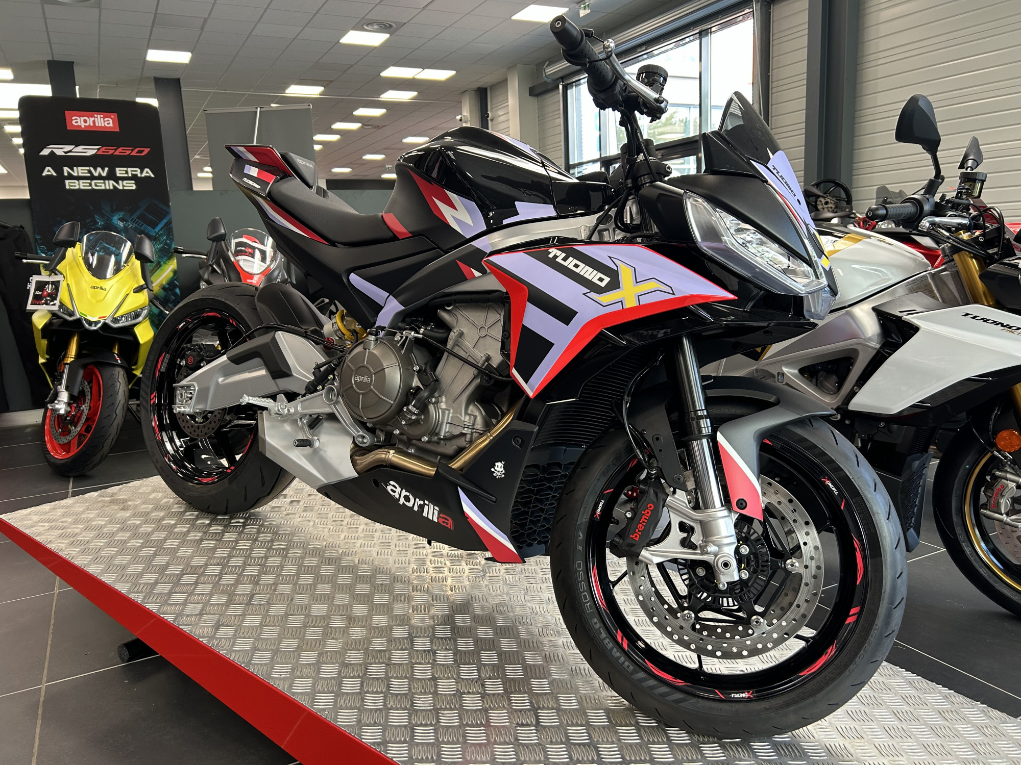 photo de APRILIA TUONO 660 FACTORY 660 occasion de couleur  en vente à Chalon Sur Saone n°1