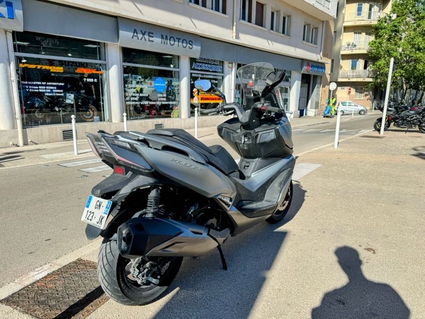 photo de KYMCO XCITING 400I 400 occasion de couleur  en vente à Toulon n°2