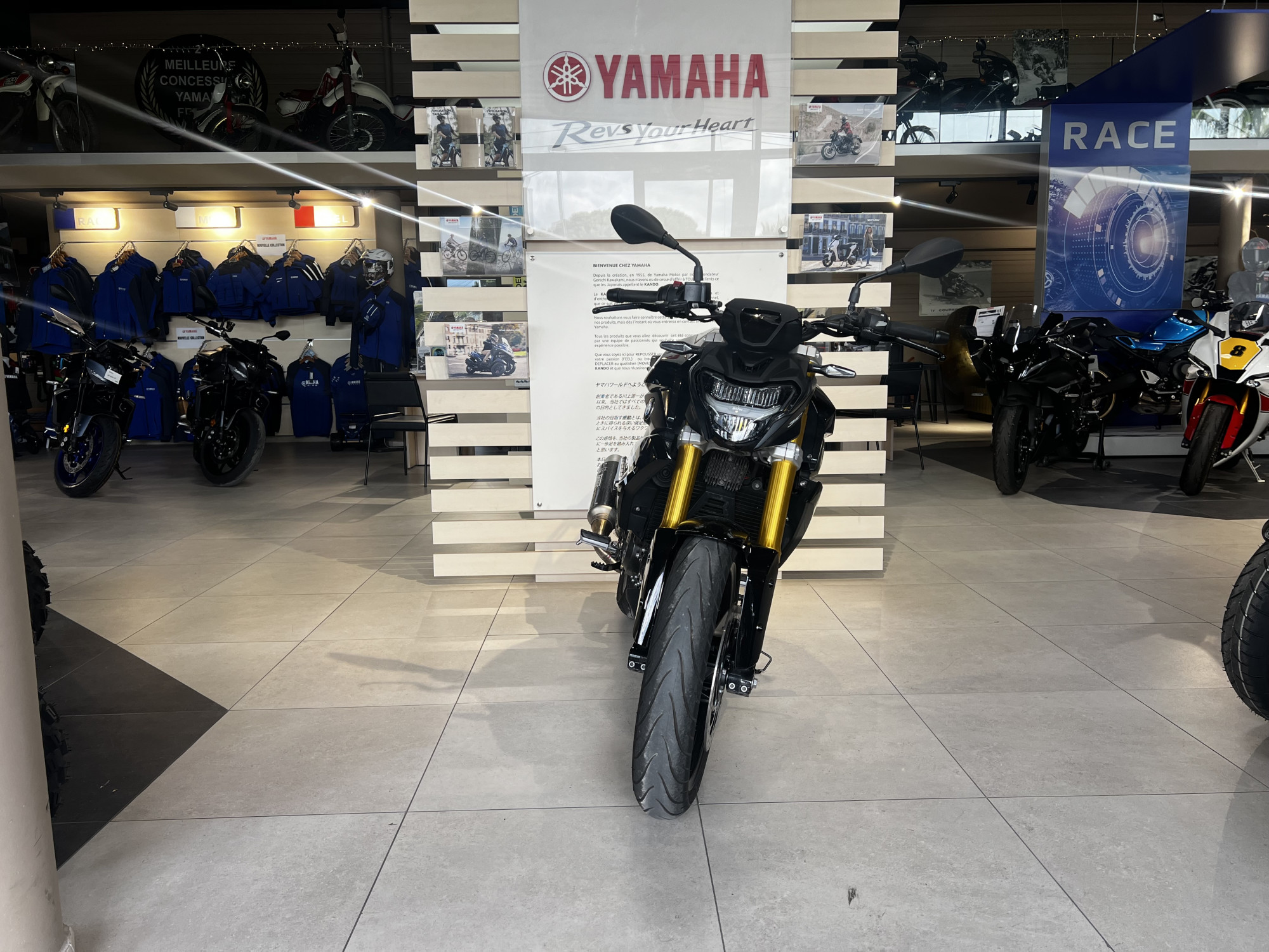 photo de BMW BMW G 310 R MIVV GARANTIE 12 MOI 310 occasion de couleur  en vente à Roquebrune Sur Argens n°3