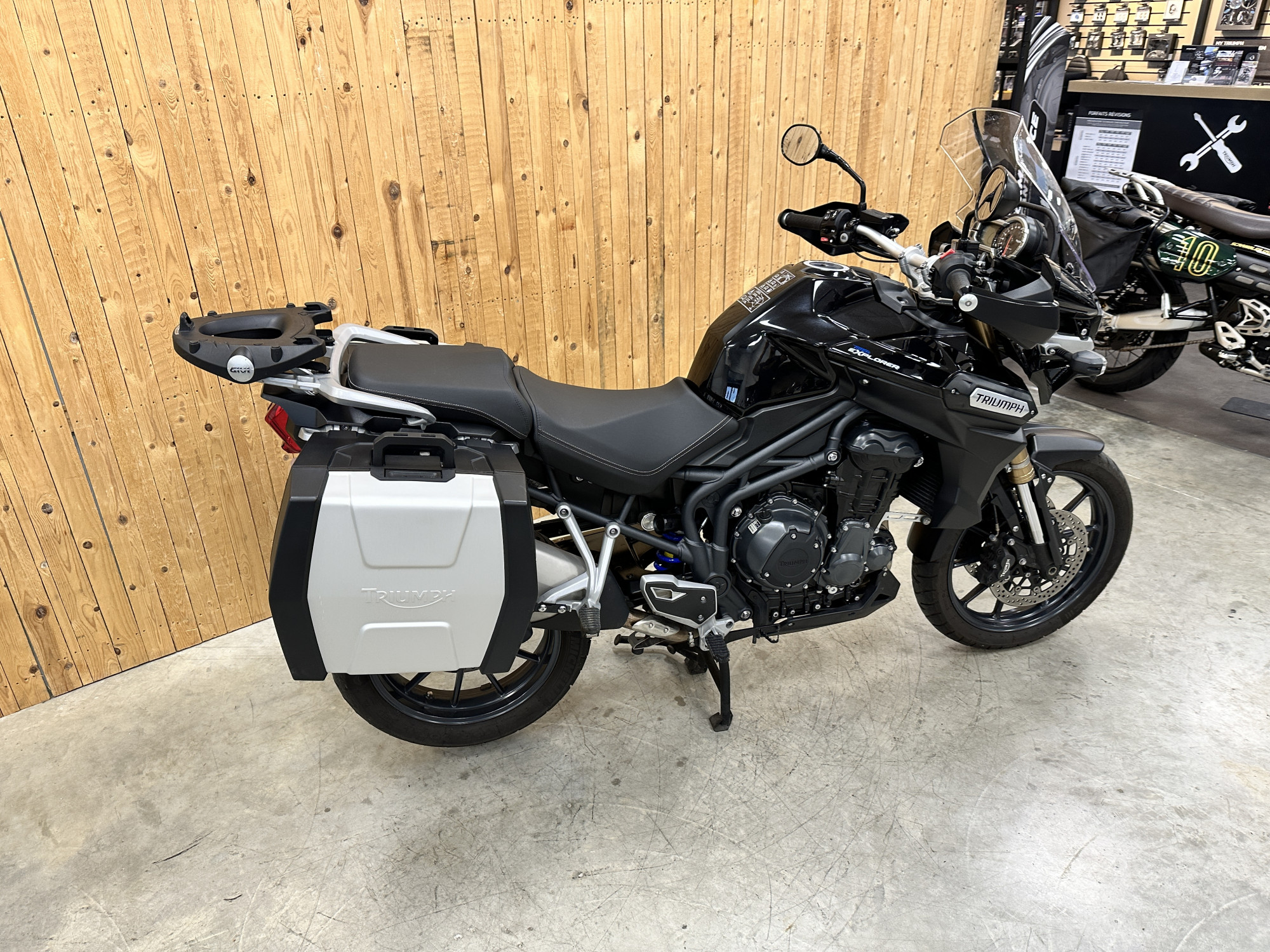 photo de TRIUMPH TIGER 1200 EXPLORER 1200 occasion de couleur  en vente à Valence n°3