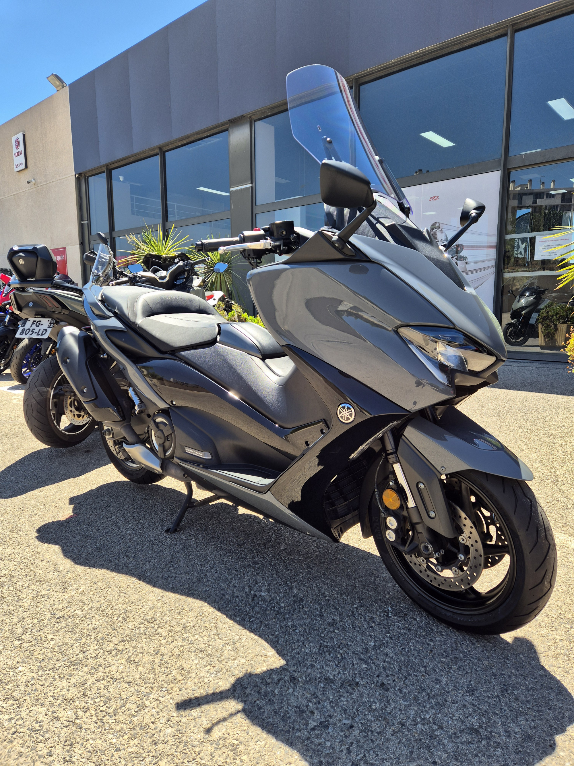 photo de YAMAHA XP T-MAX 560 TECH MAX 560 occasion de couleur  en vente à Marseille 14 n°2