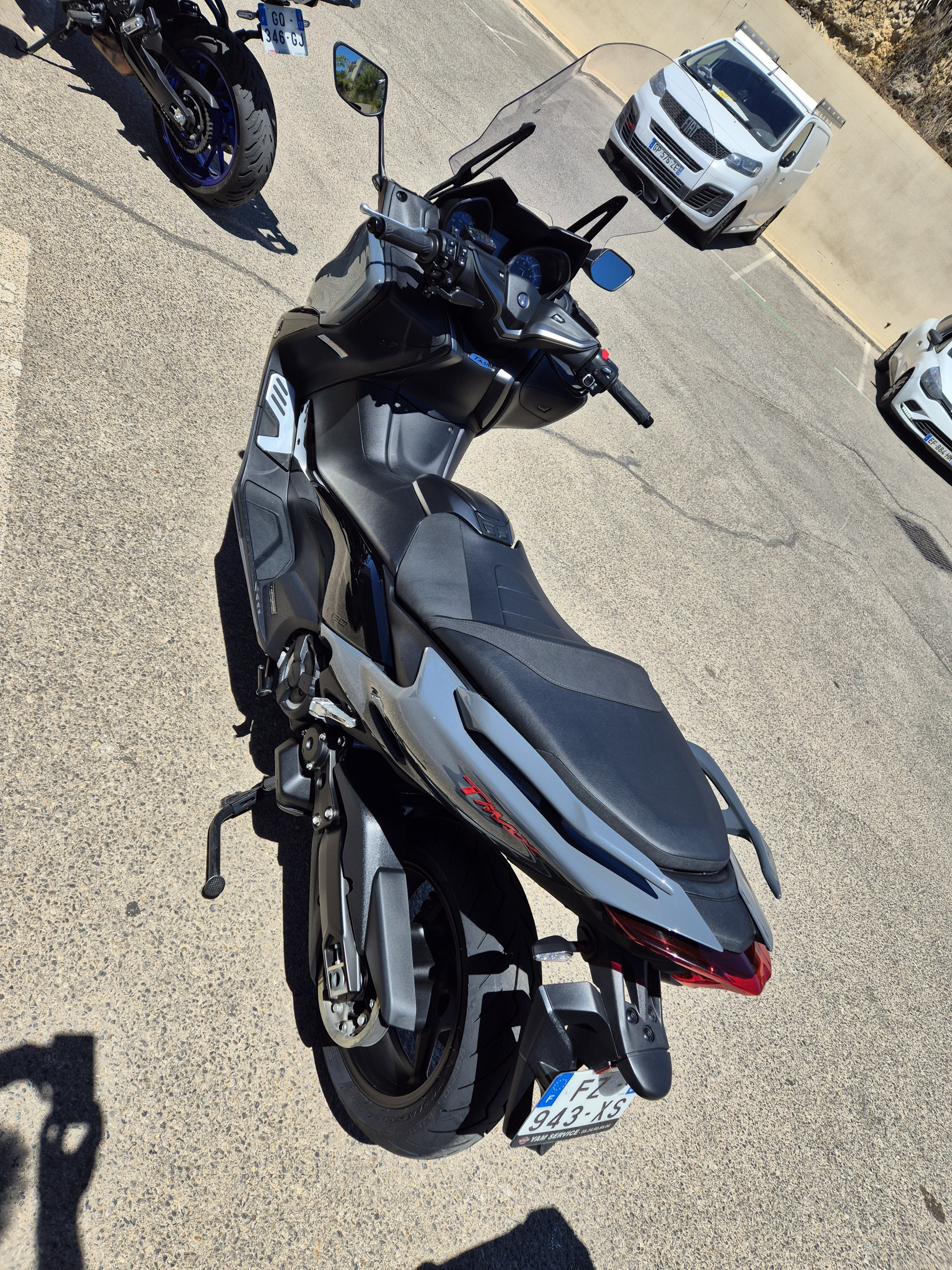 photo de YAMAHA XP T-MAX 560 TECH MAX 560 occasion de couleur  en vente à Marseille 14 n°3