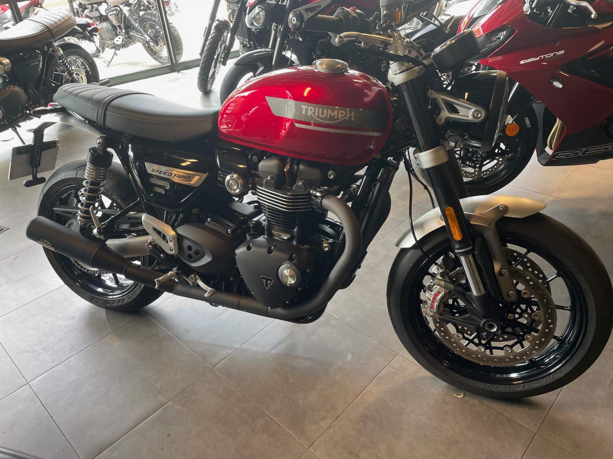 photo de TRIUMPH SPEED TWIN 1200 1200 occasion de couleur  en vente à Lanester n°3