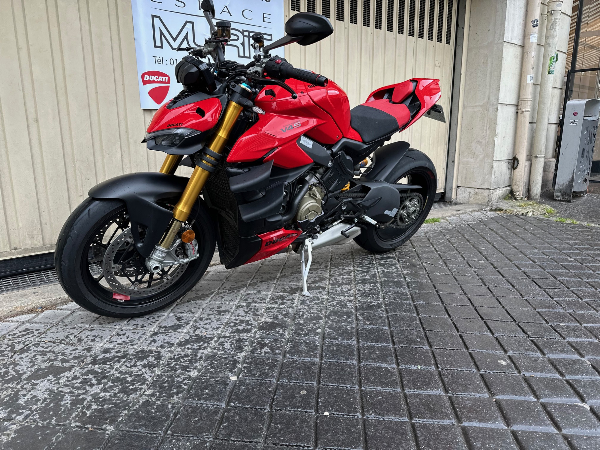 photo de DUCATI STREETFIGHTER V4S 1103 occasion de couleur  en vente à Chatillon n°3