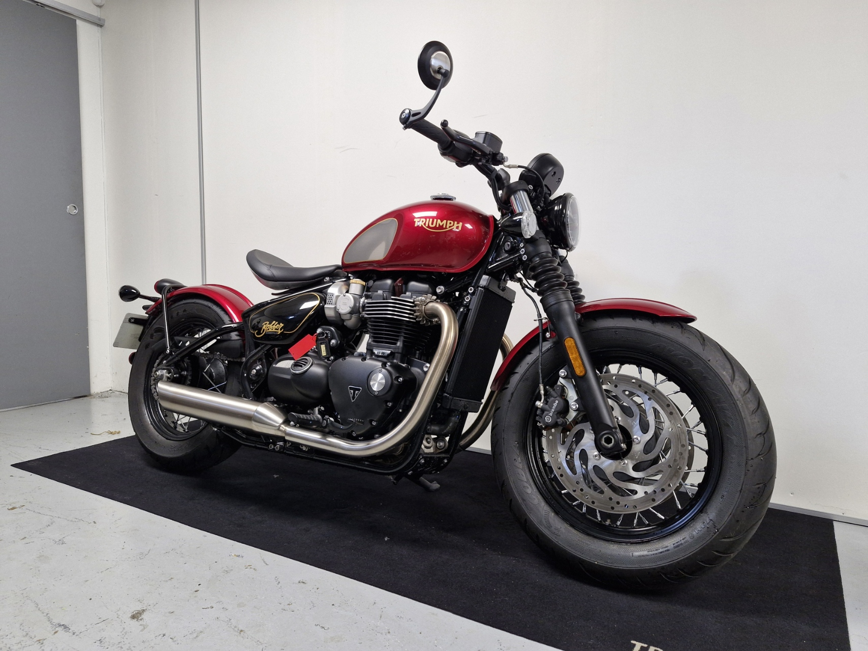 photo de TRIUMPH BONNEVILLE BOBBER 1200 GOLD LINE 1200 occasion de couleur  en vente à Coignieres n°2