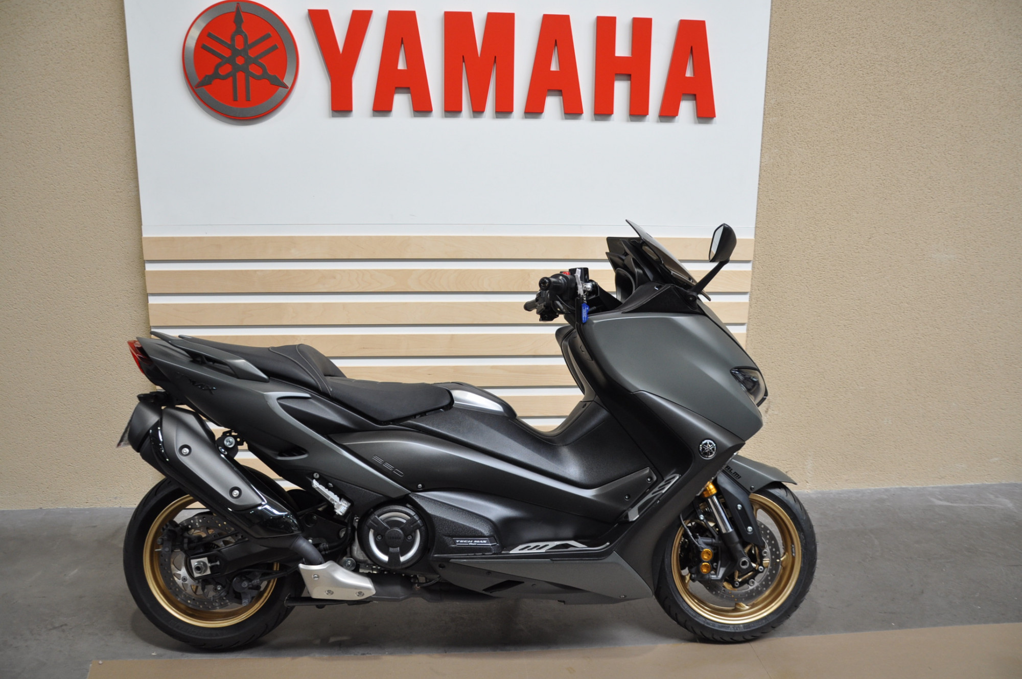 Annonce moto Yamaha TMAX 560 TECH MAX KAMO