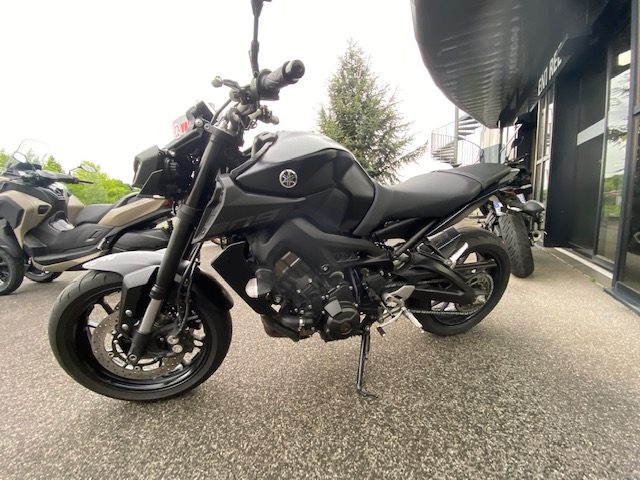 photo de YAMAHA MT-09 850 occasion de couleur  en vente à Roissy En France n°1