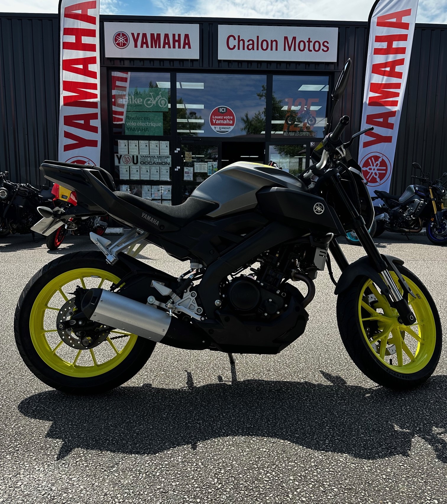 photo de YAMAHA MT-125 125 occasion de couleur  en vente à Sevrey n°3