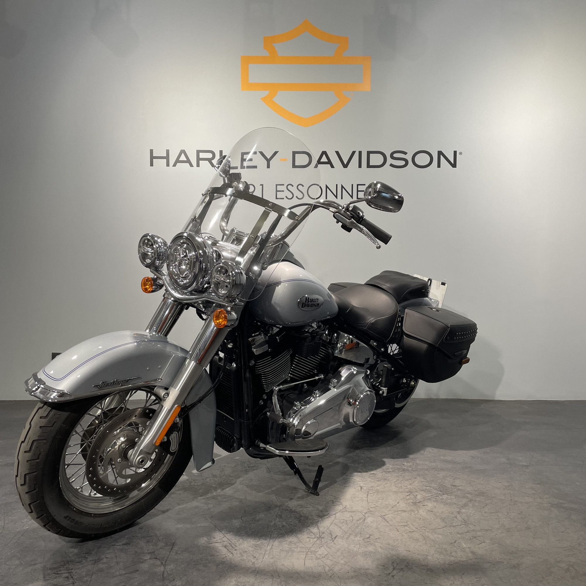 photo de HARLEY DAVIDSON SOFTAIL HERITAGE 1868 CLASSIC 1868 occasion de couleur  en vente à Ballainvilliers n°3