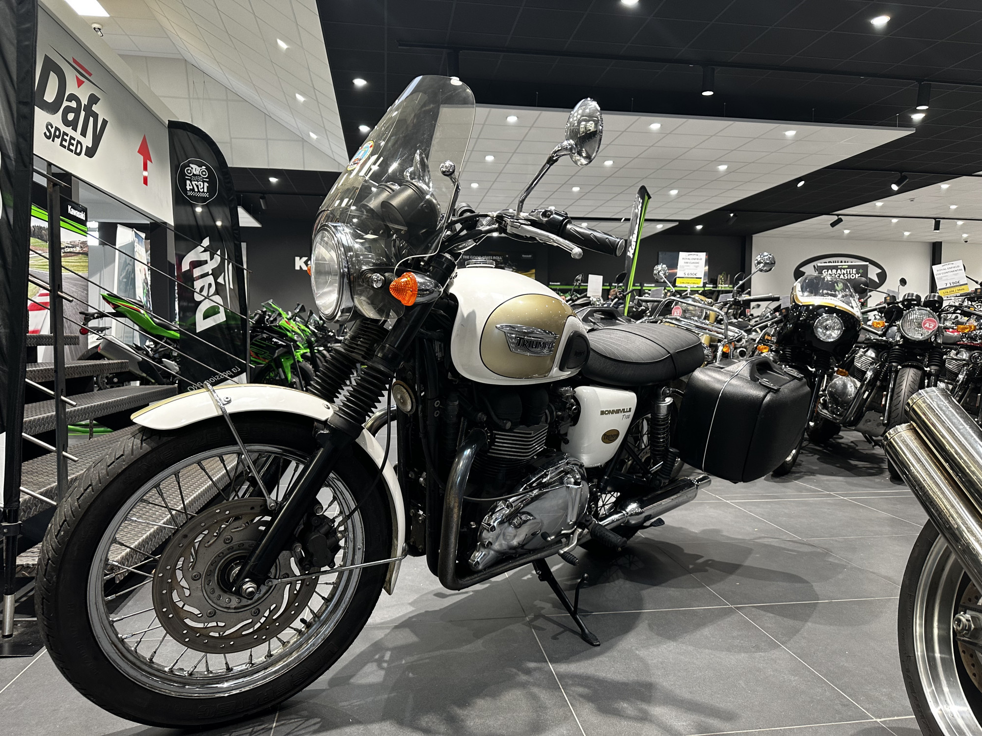 photo de TRIUMPH T 100 865 occasion de couleur  en vente à Ploeren n°1