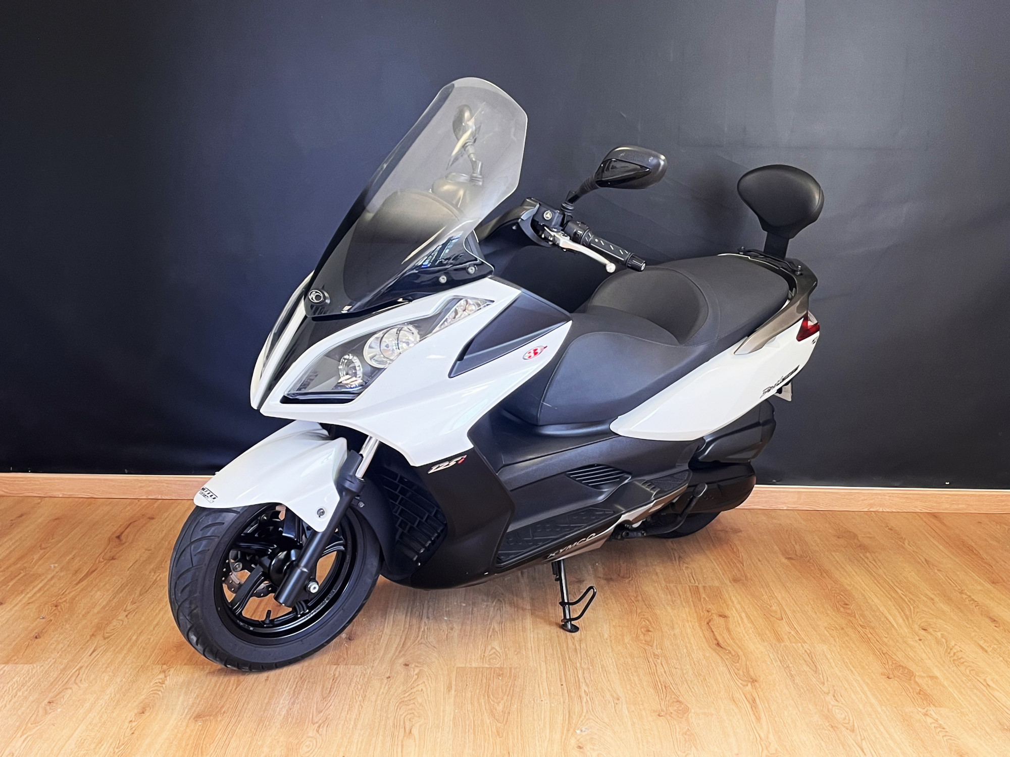 photo de KYMCO DINK STREET 125 125 occasion de couleur  en vente à Sallertaine n°3