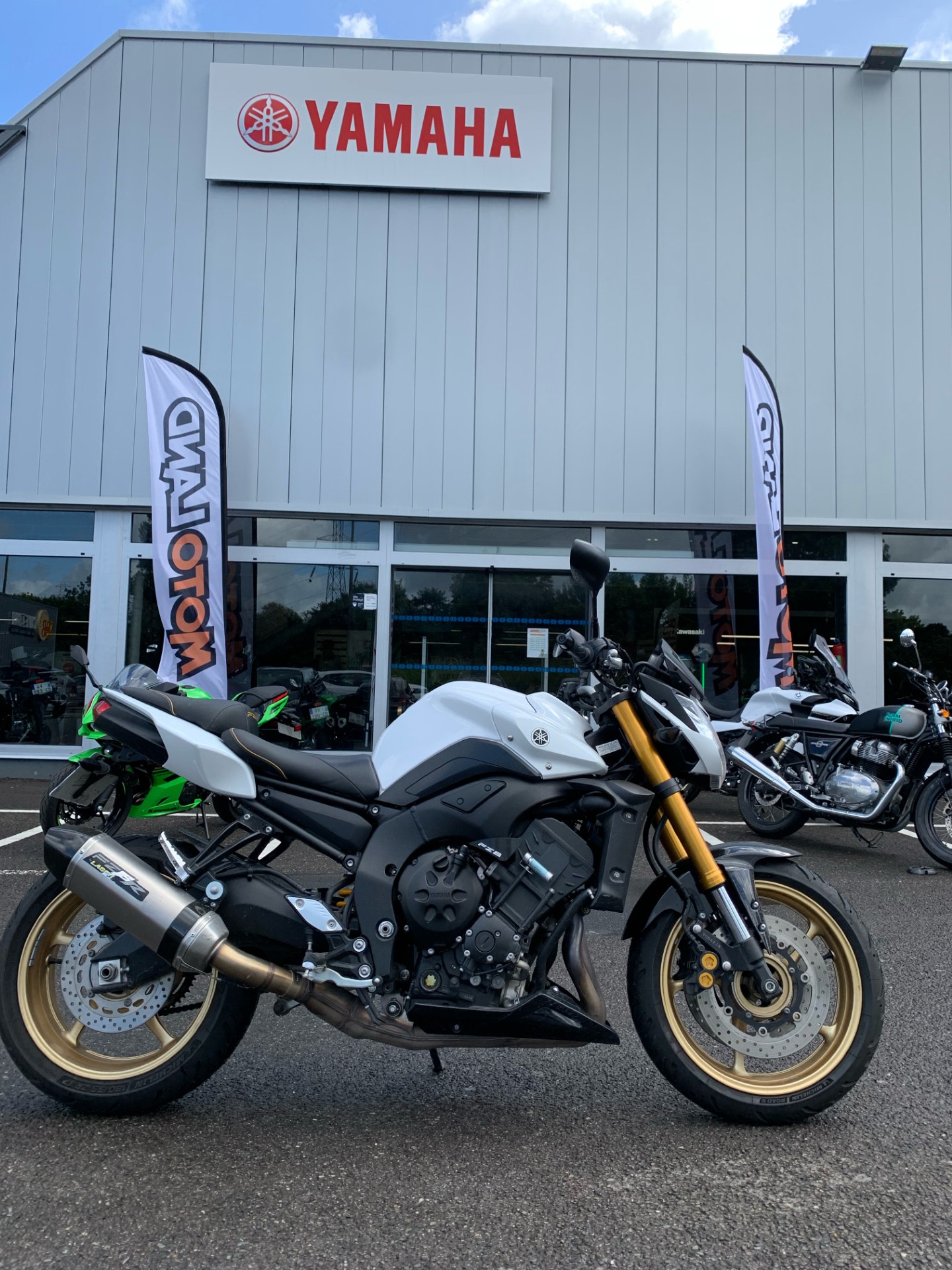 photo de YAMAHA FZ8 FAZER 800 occasion de couleur  en vente à Dunkerque n°2