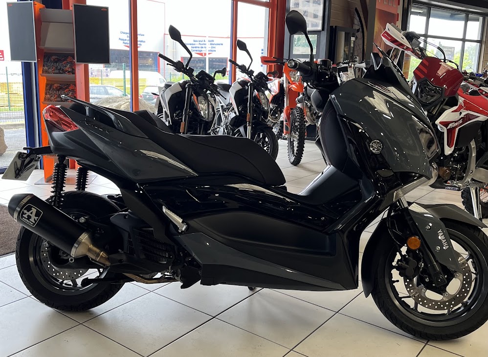 photo de YAMAHA X-MAX 125 TECH MAX 124 occasion de couleur  en vente à Charleville Mezieres n°2