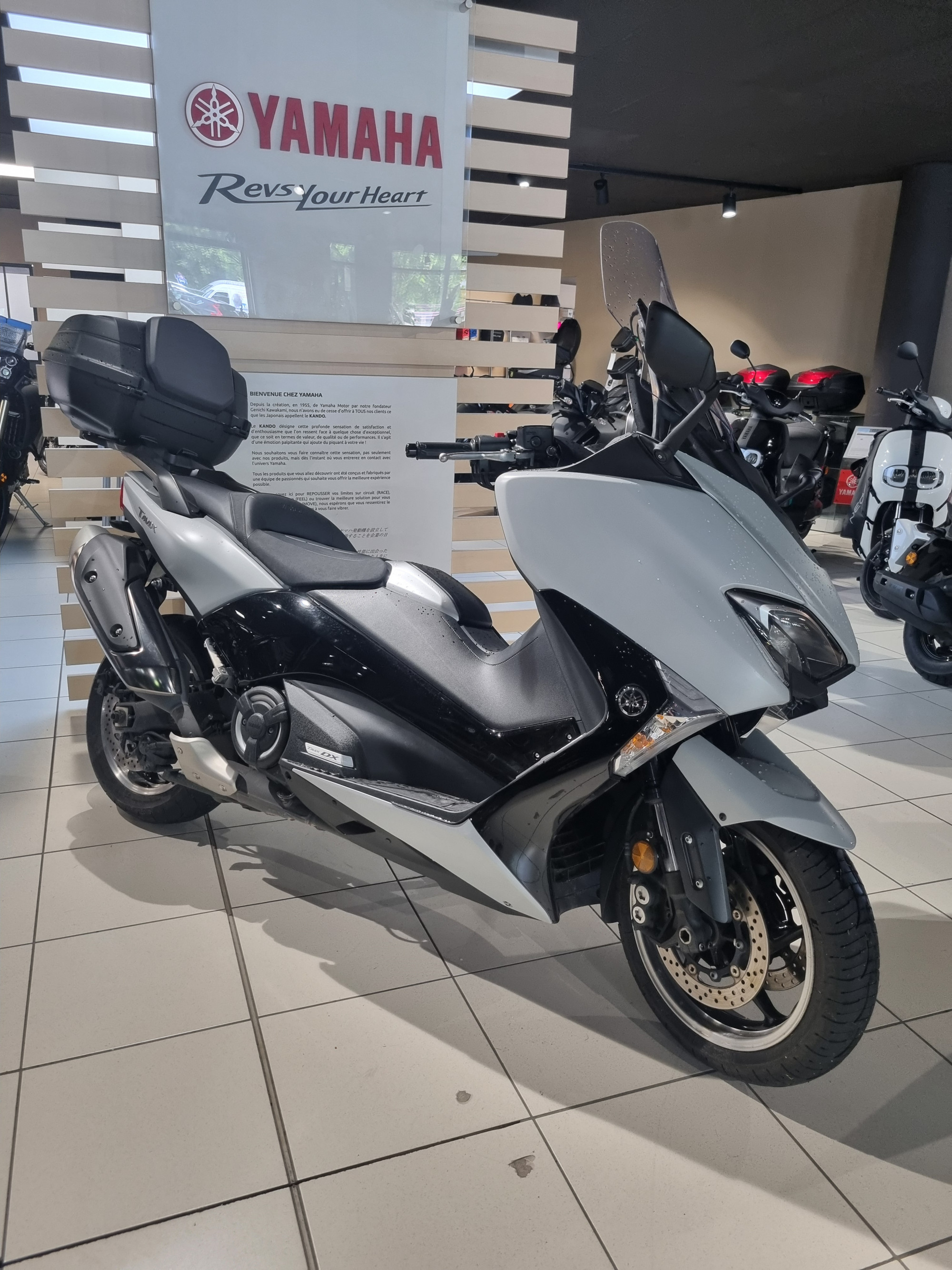 photo de YAMAHA XP T-MAX 530 DX 530 occasion de couleur  en vente à Orvault n°3