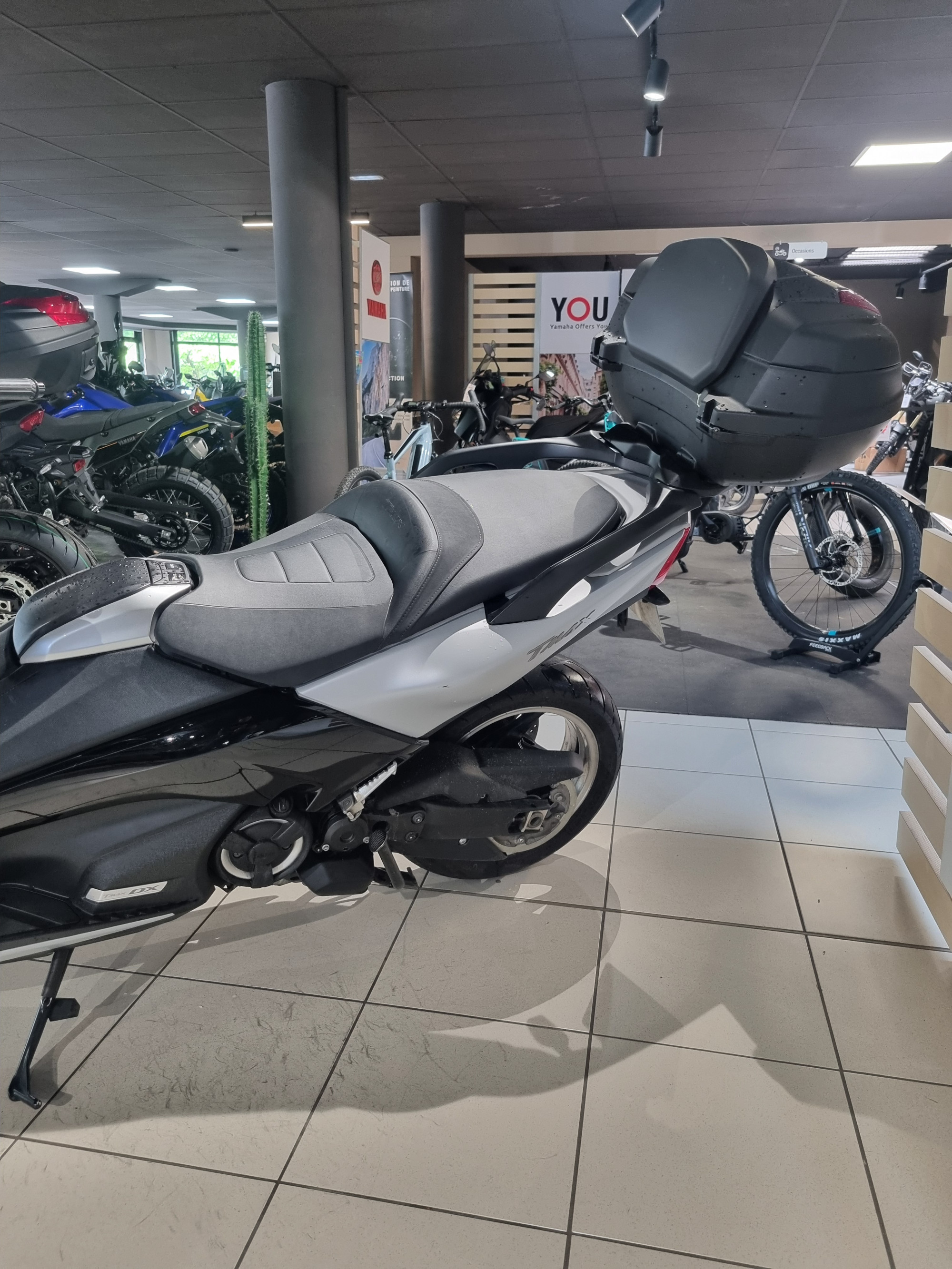 photo de YAMAHA XP T-MAX 530 DX 530 occasion de couleur  en vente à Orvault n°2