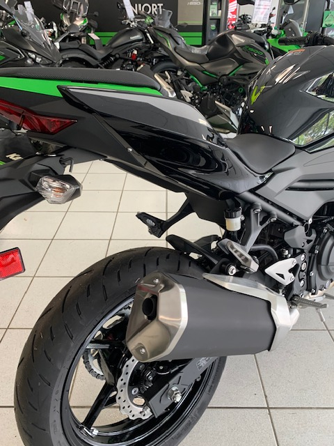 photo de KAWASAKI Z400 399 occasion de couleur  en vente à Niort n°2