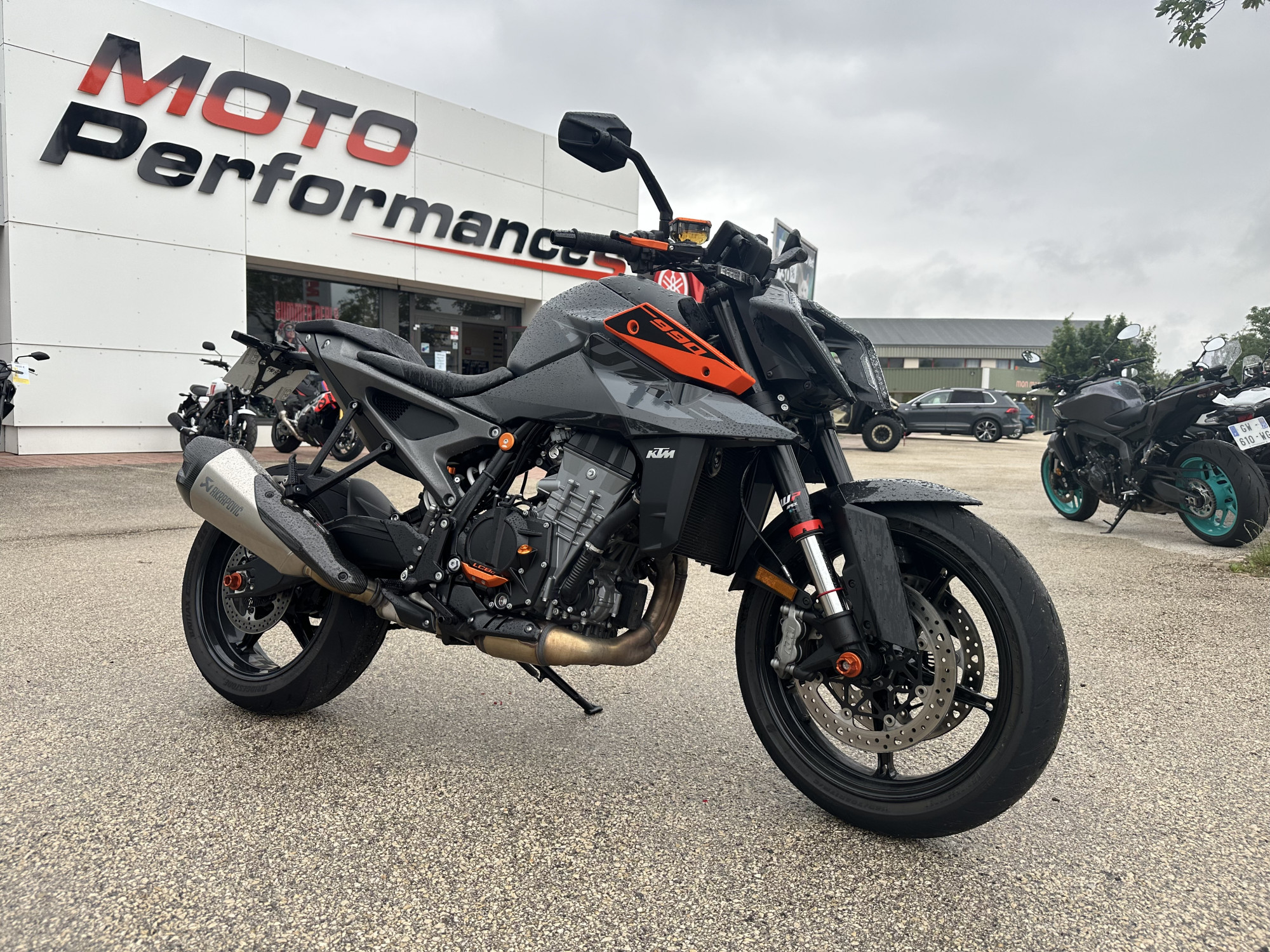 photo de KTM 990 DUKE 990 occasion de couleur  en vente à Pontarlier n°2