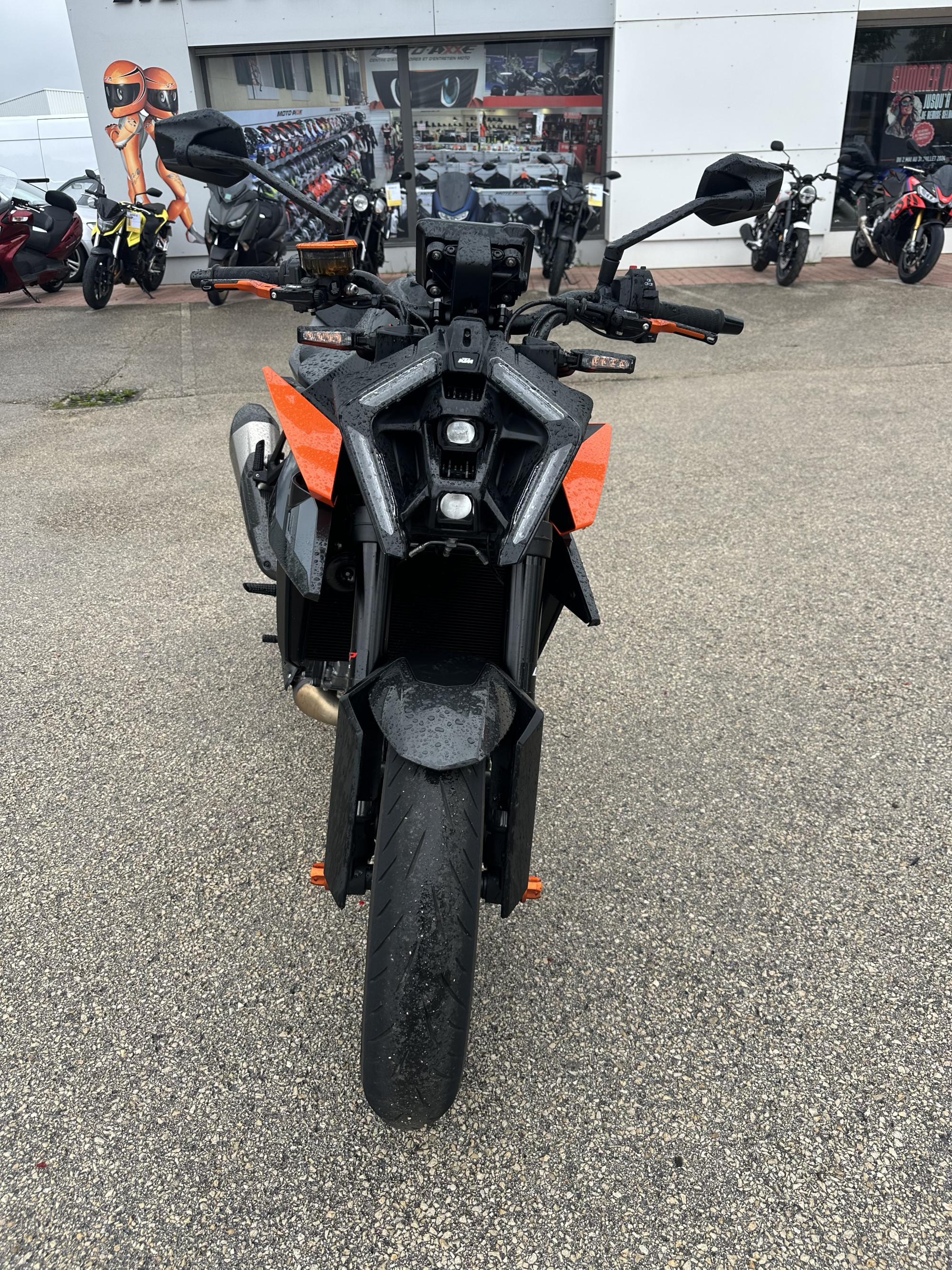 photo de KTM 990 DUKE 990 occasion de couleur  en vente à Pontarlier n°3