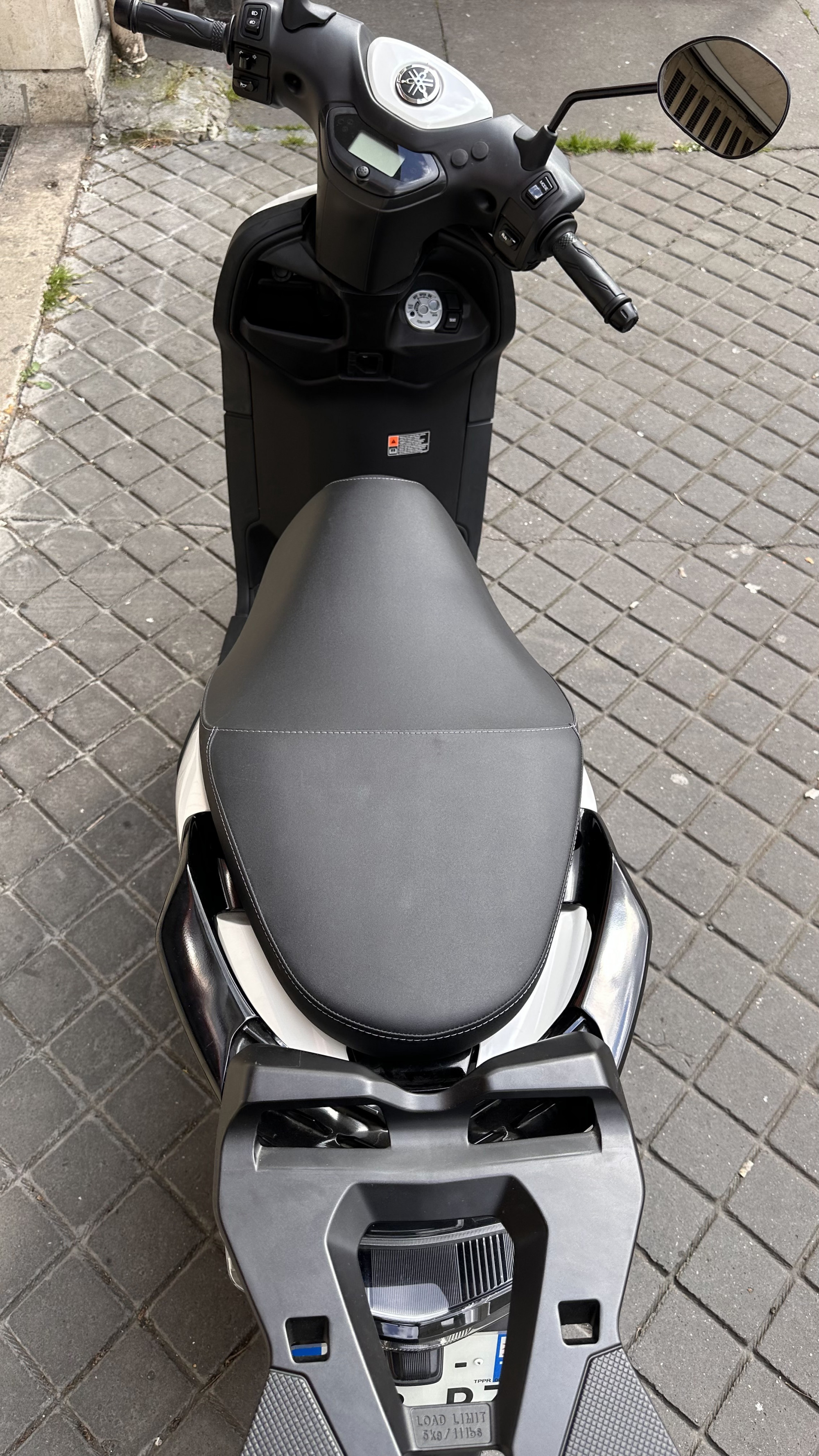 photo de YAMAHA NEO'S 50 ELECTRIQUE 50 occasion de couleur  en vente   Chatillon