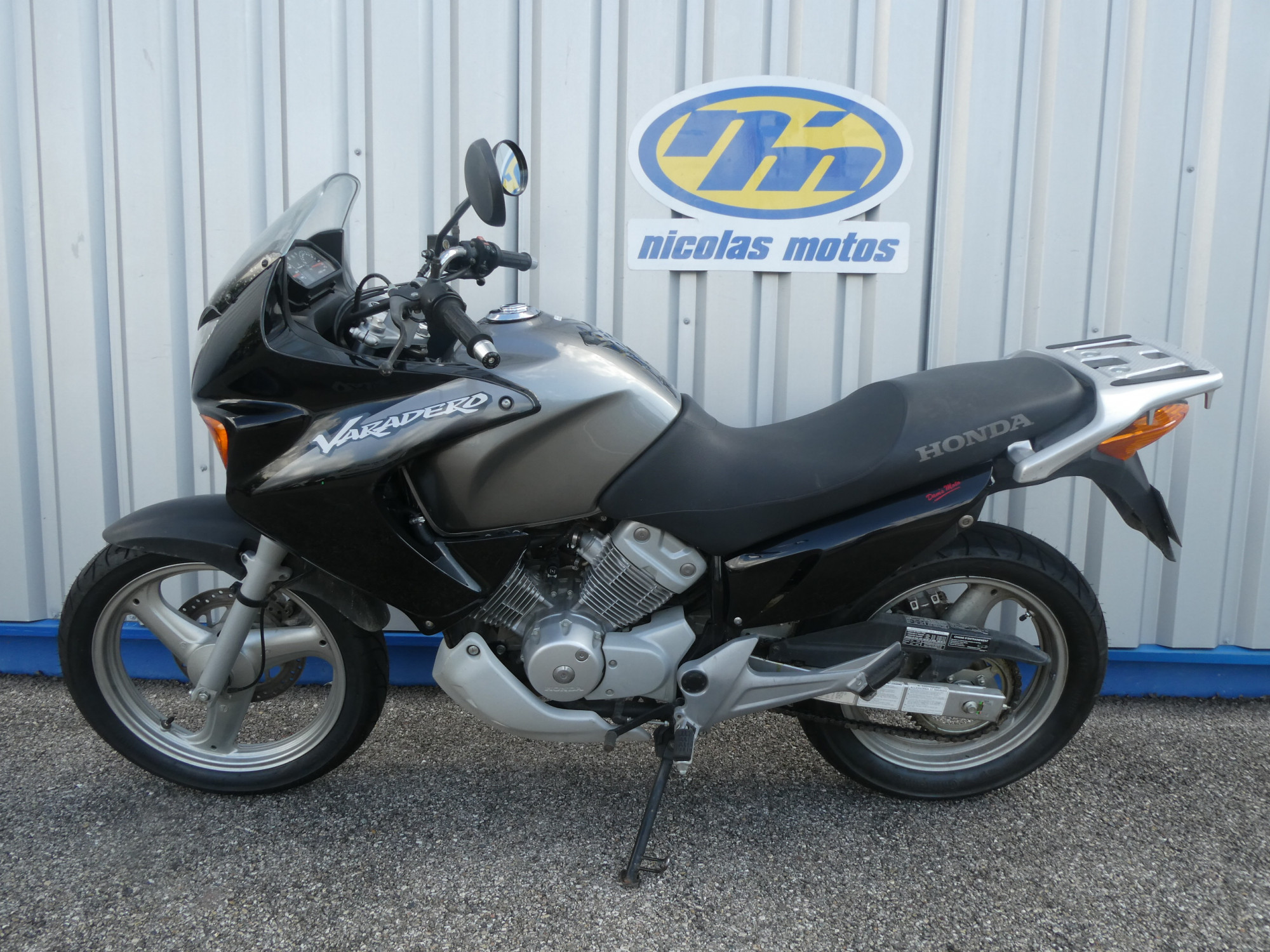 photo de HONDA VARADERO 125 125 occasion de couleur  en vente à Annonay n°1