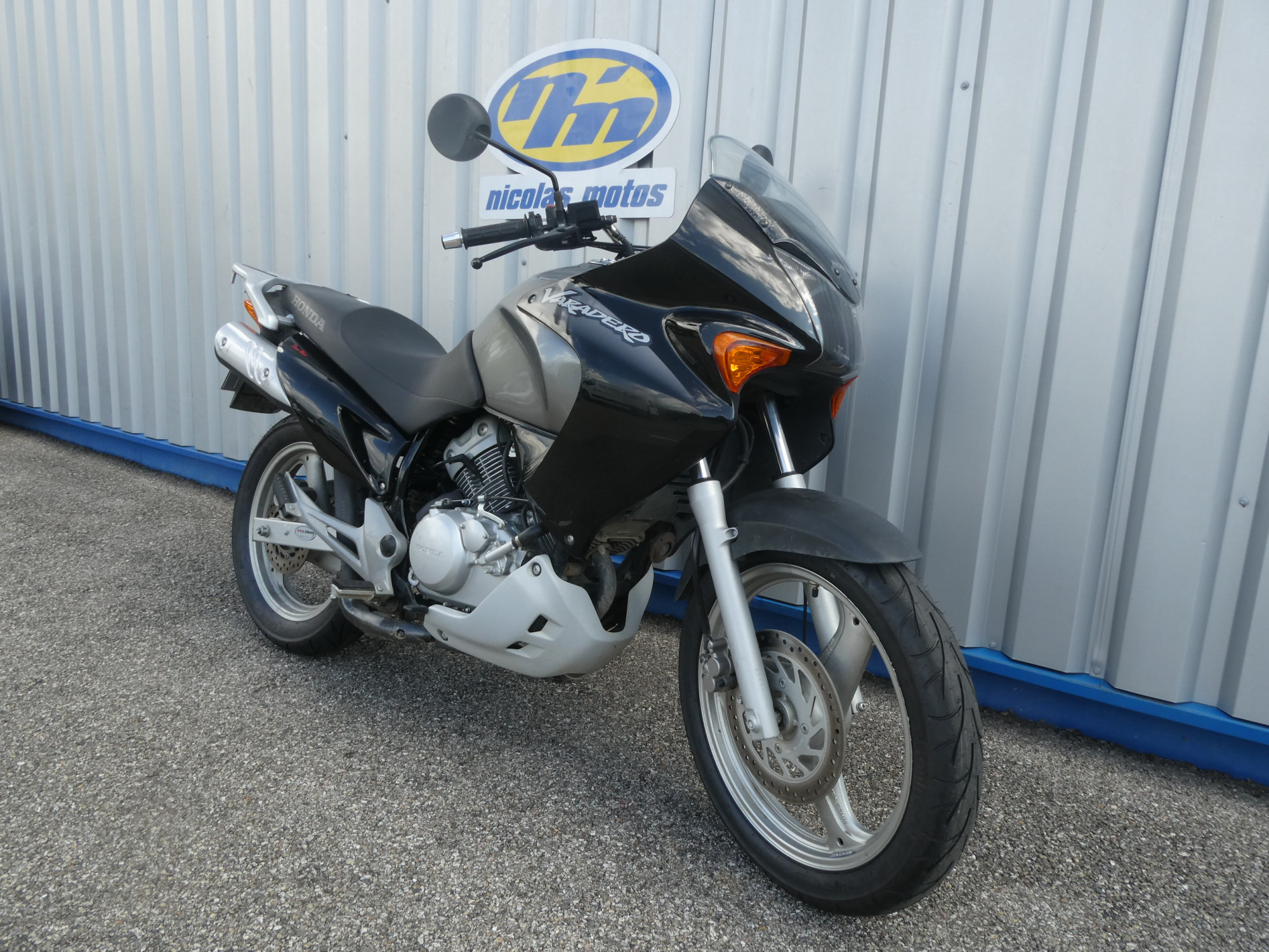 photo de HONDA VARADERO 125 125 occasion de couleur  en vente à Annonay n°2