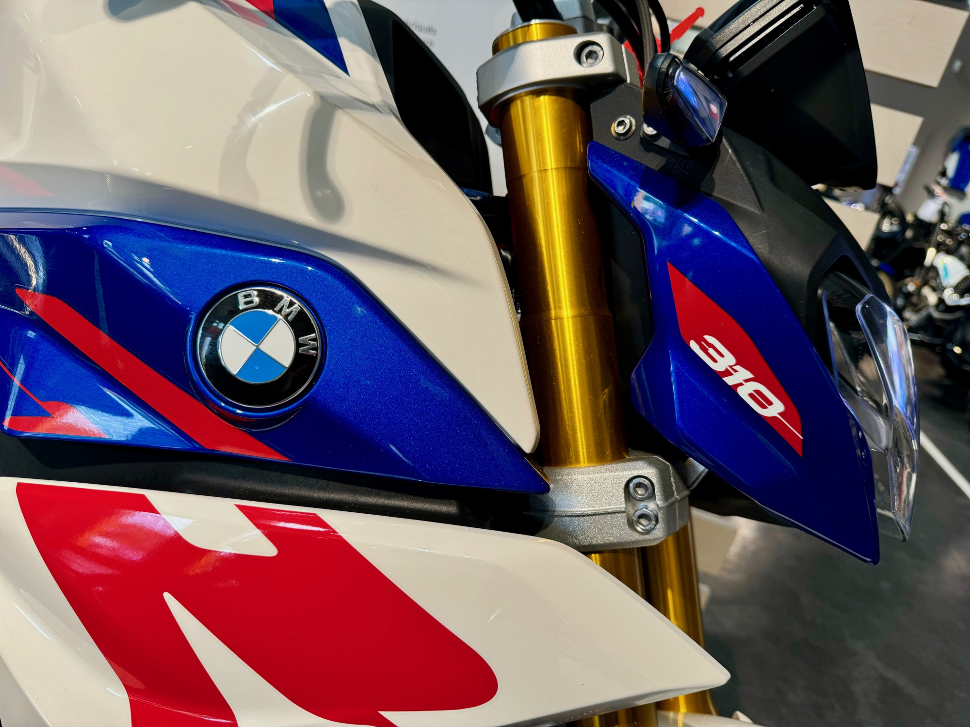 photo de BMW G 310 R 310 occasion de couleur  en vente à RUY MONTCEAU n°3