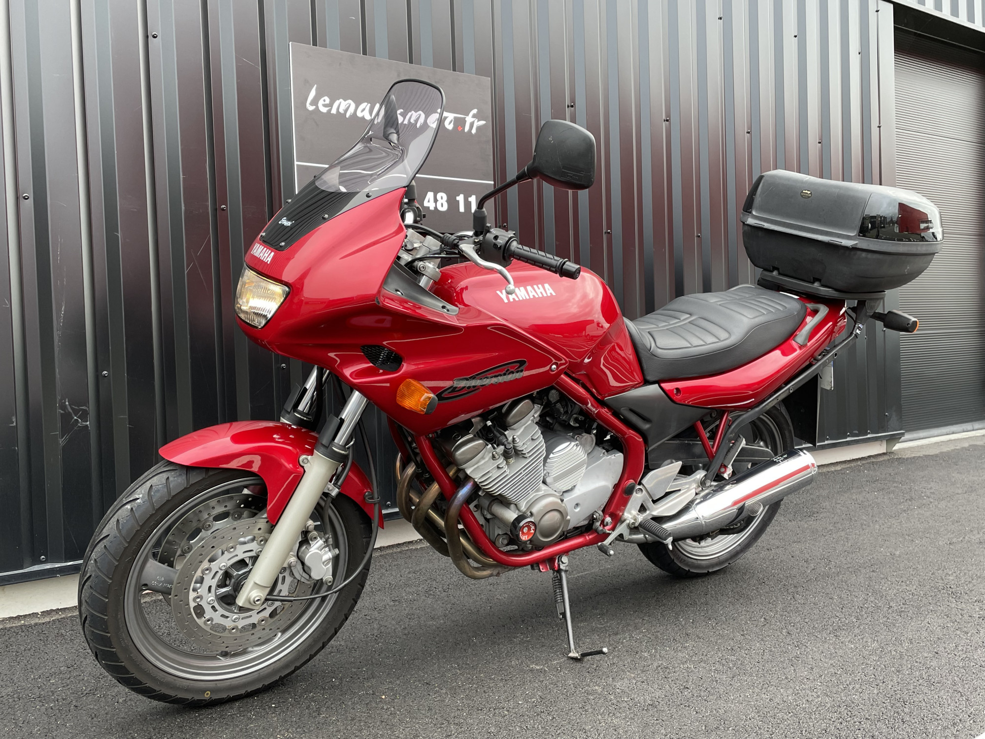 photo de YAMAHA XJ 600 DIVERSION 600 occasion de couleur  en vente à Ruaudin n°1