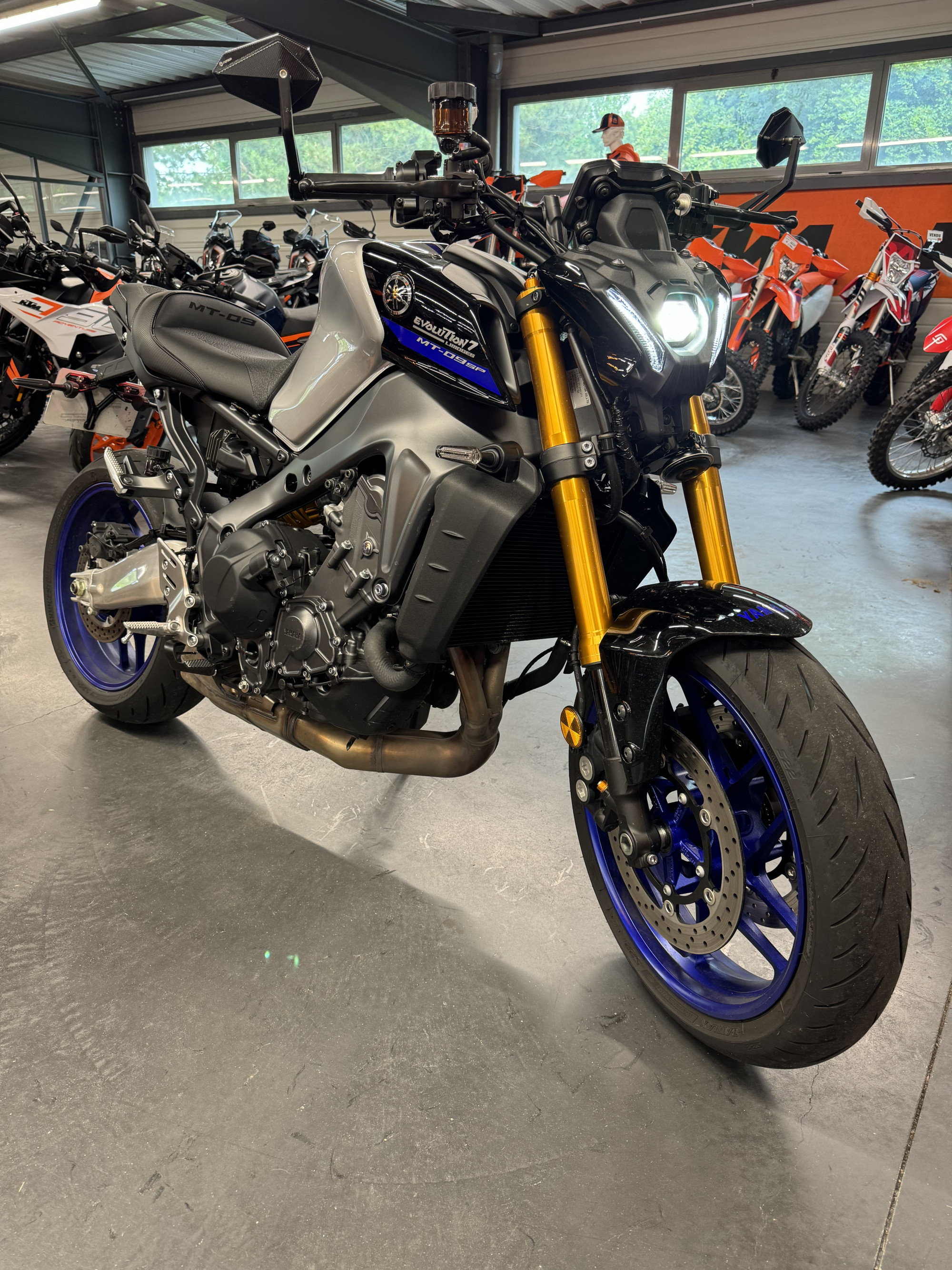 photo de YAMAHA MT-09 SP 850 occasion de couleur  en vente à Feytiat n°2