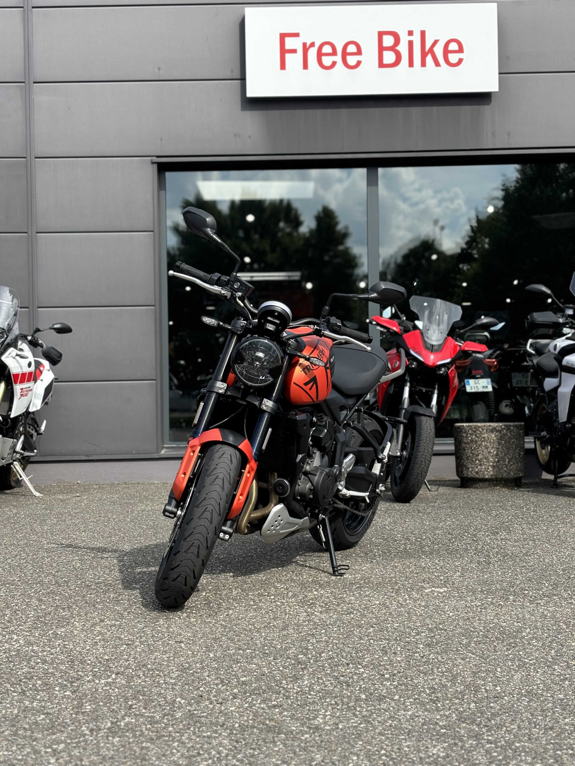 photo de TRIUMPH TRIDENT 660 660 occasion de couleur  en vente à Mulhouse n°2