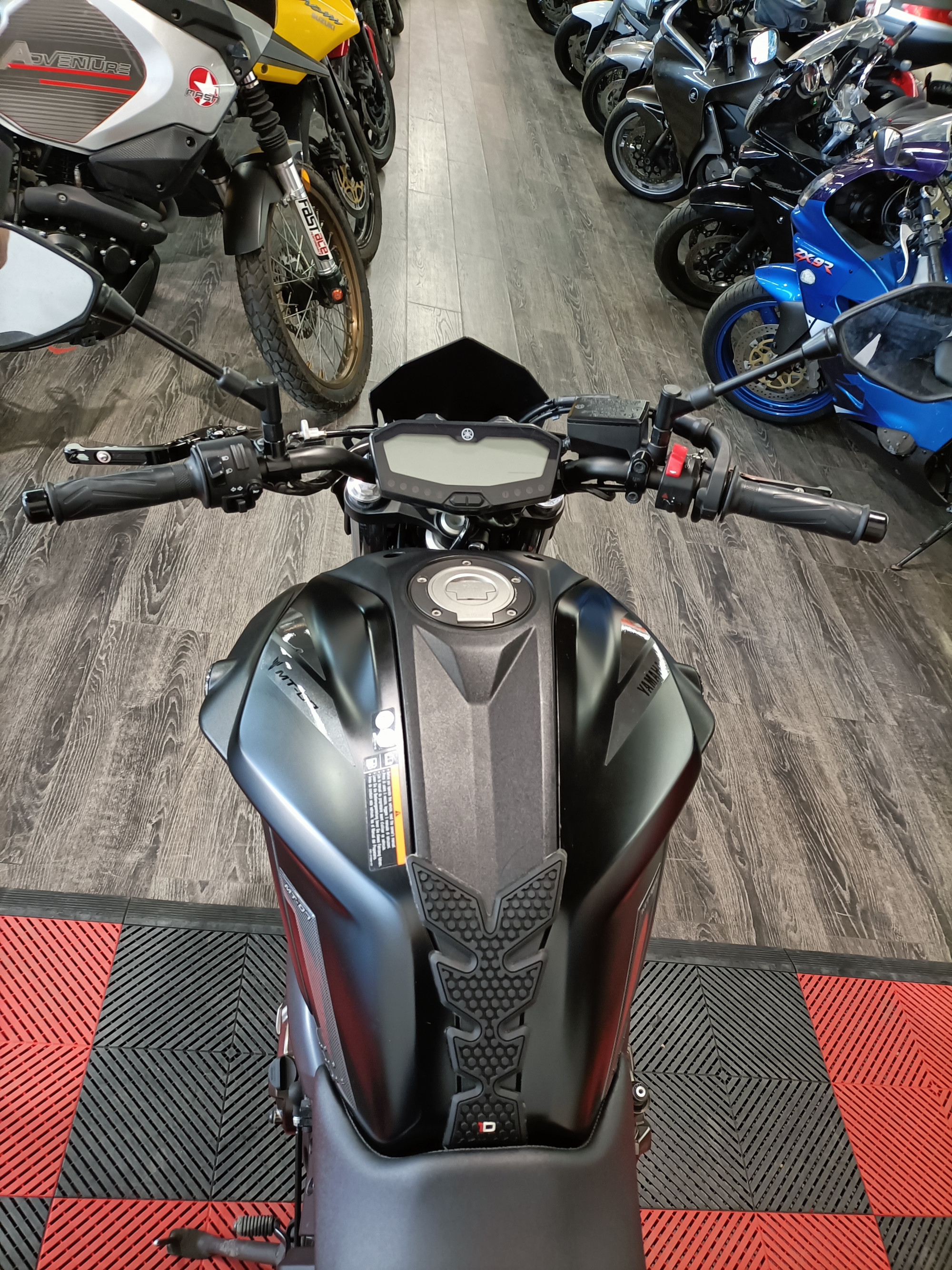 photo de YAMAHA MT-07 (47.5CV) 695 occasion de couleur  en vente à Nimes n°2