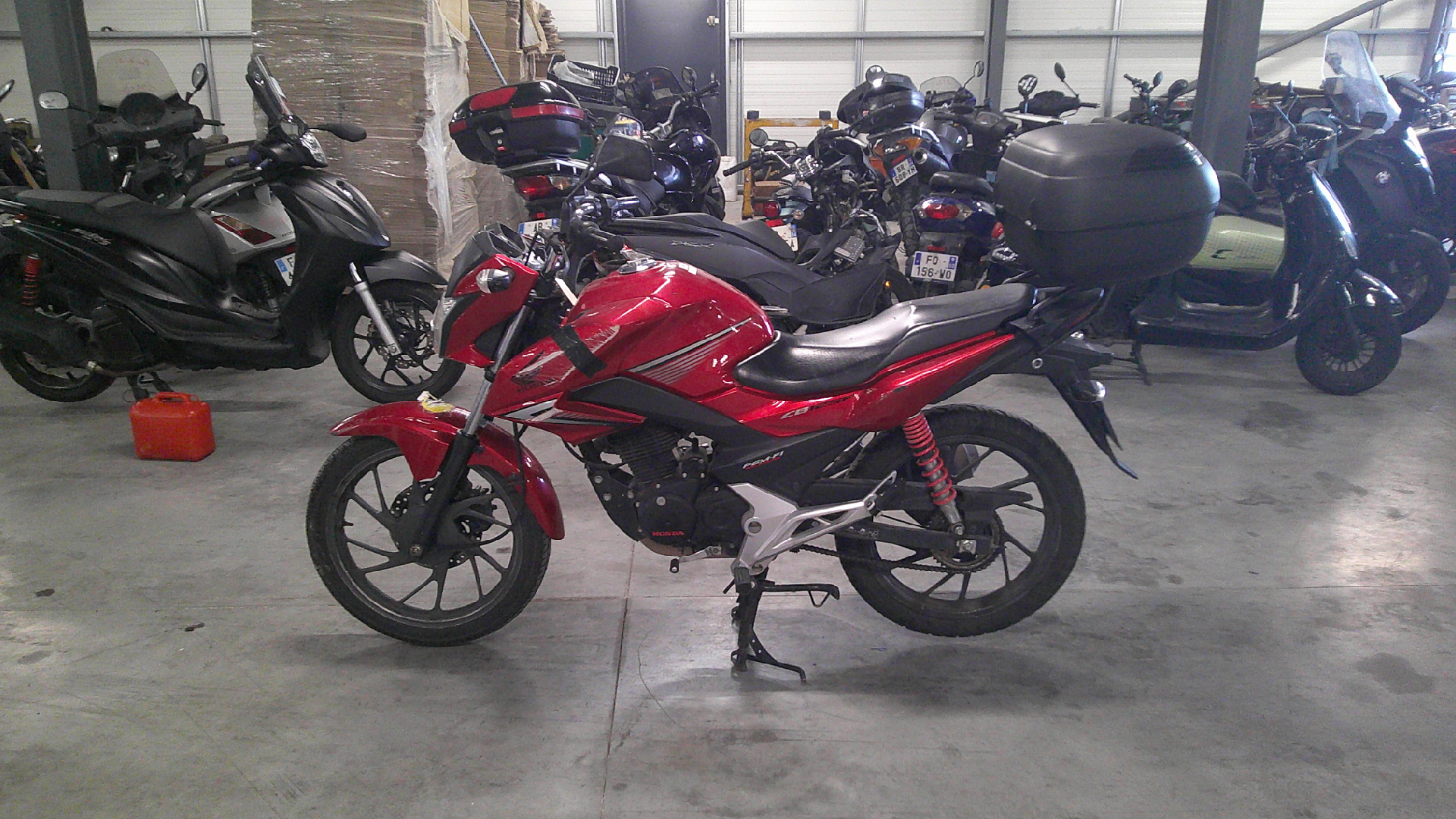 photo de HONDA CBF 125 occasion de couleur  en vente à Arles n°2