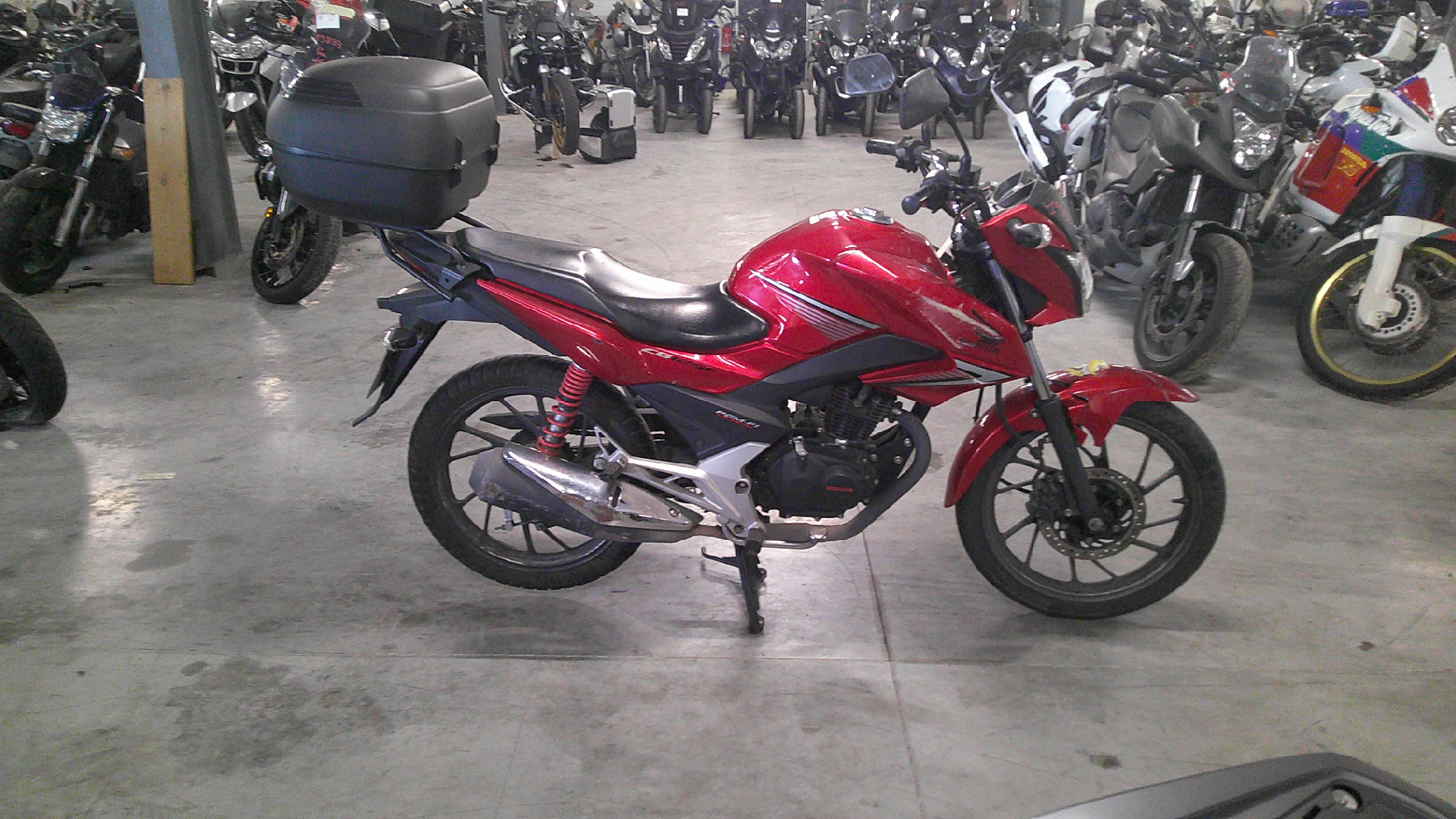 photo de HONDA CBF 125 occasion de couleur  en vente à Arles n°3