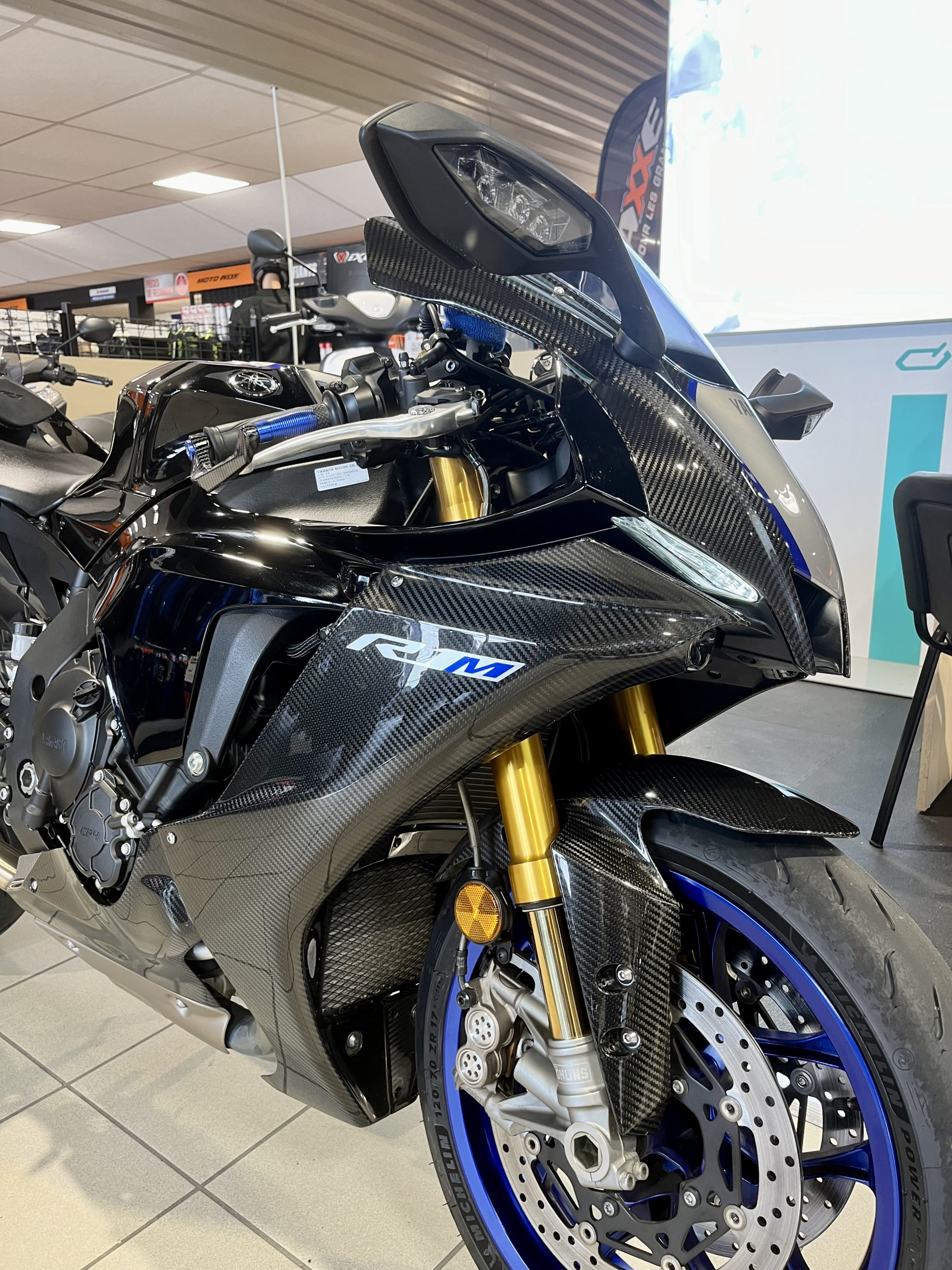 photo de YAMAHA YZF 1000 R1 M 1000 occasion de couleur  en vente à Lanester n°1