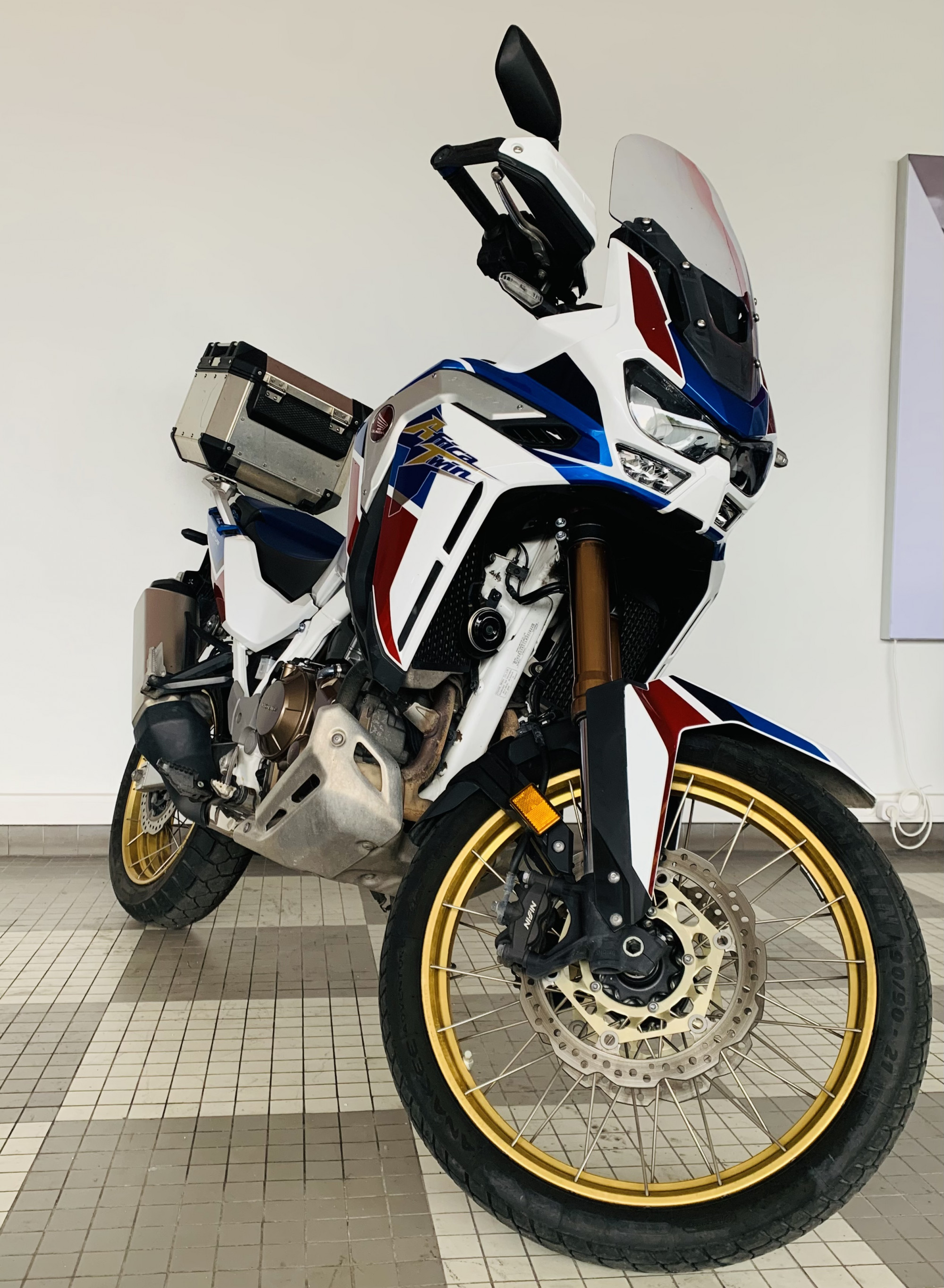 photo de HONDA AFRICA TWIN CRF1100L ADVENTURE S 1100 occasion de couleur  en vente à Melun n°1