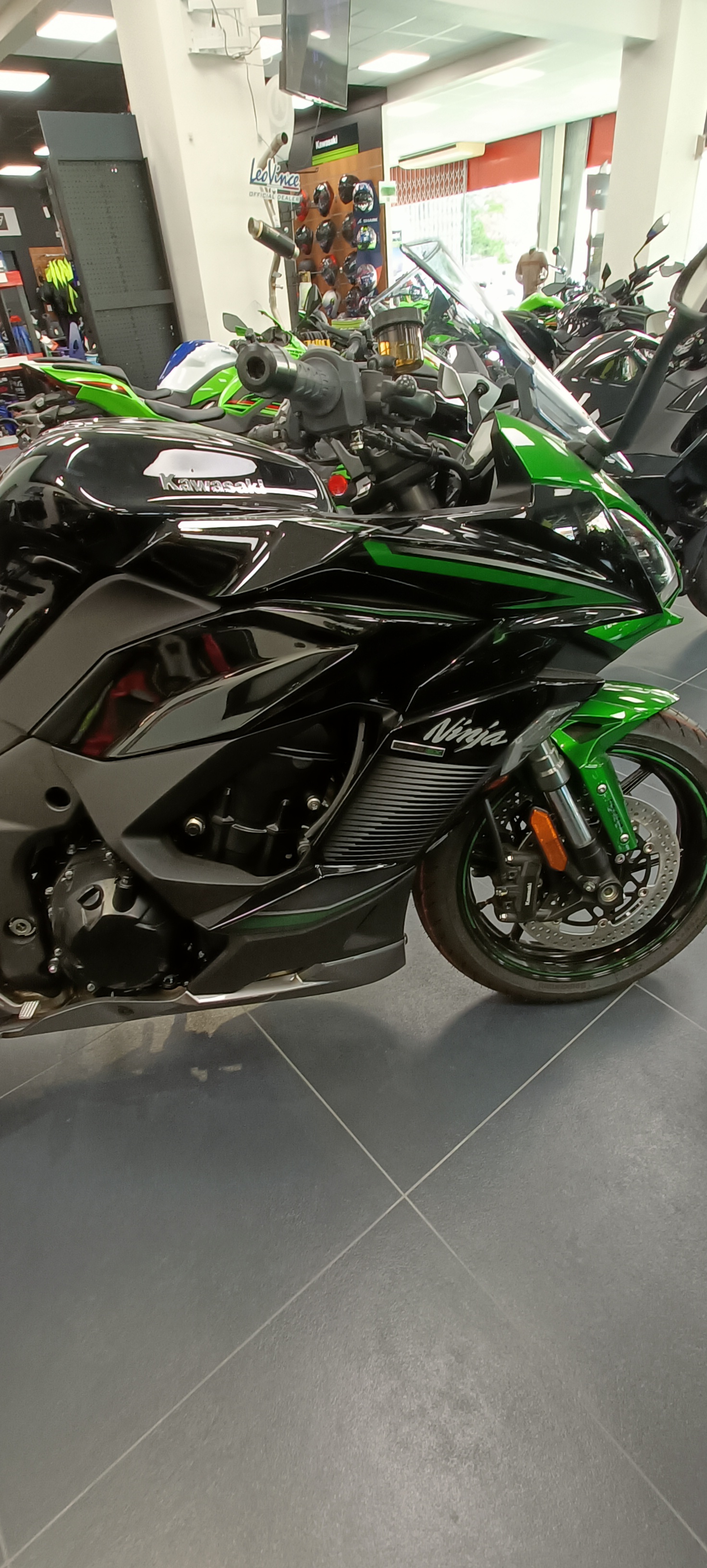 photo de KAWASAKI NINJA 1000 SX NEUF COULEUR 2023 1000 occasion de couleur  en vente à Avignon n°2