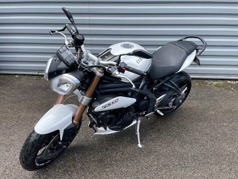 photo de TRIUMPH SPEED TRIPLE 1050 occasion de couleur  en vente à Feytiat n°3