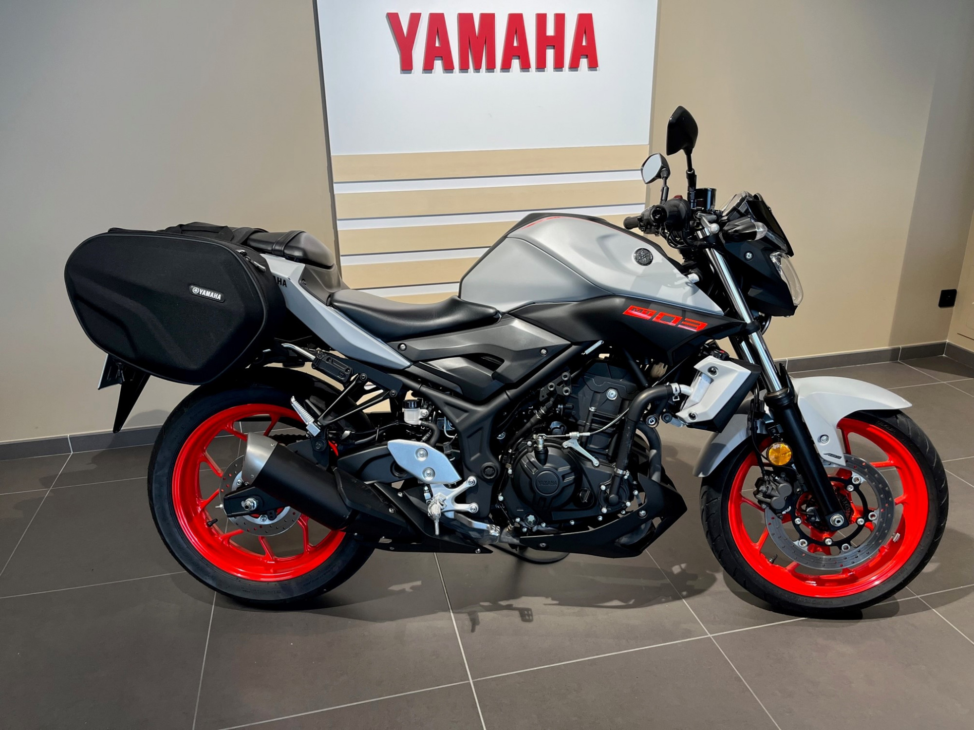 photo de YAMAHA MT-03 300 320 occasion de couleur  en vente à Besancon n°3