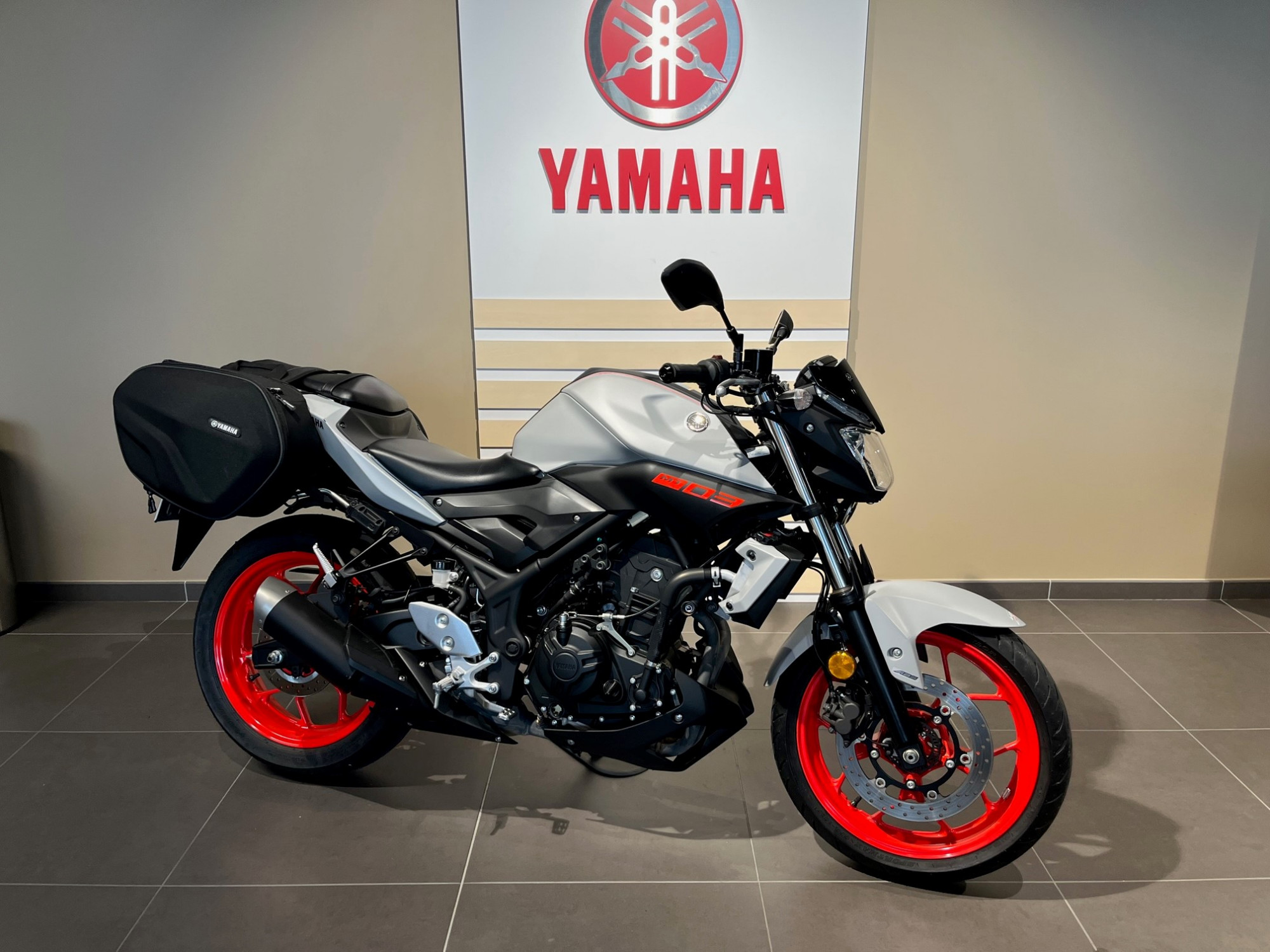 photo de YAMAHA MT-03 300 320 occasion de couleur  en vente à Besancon n°2