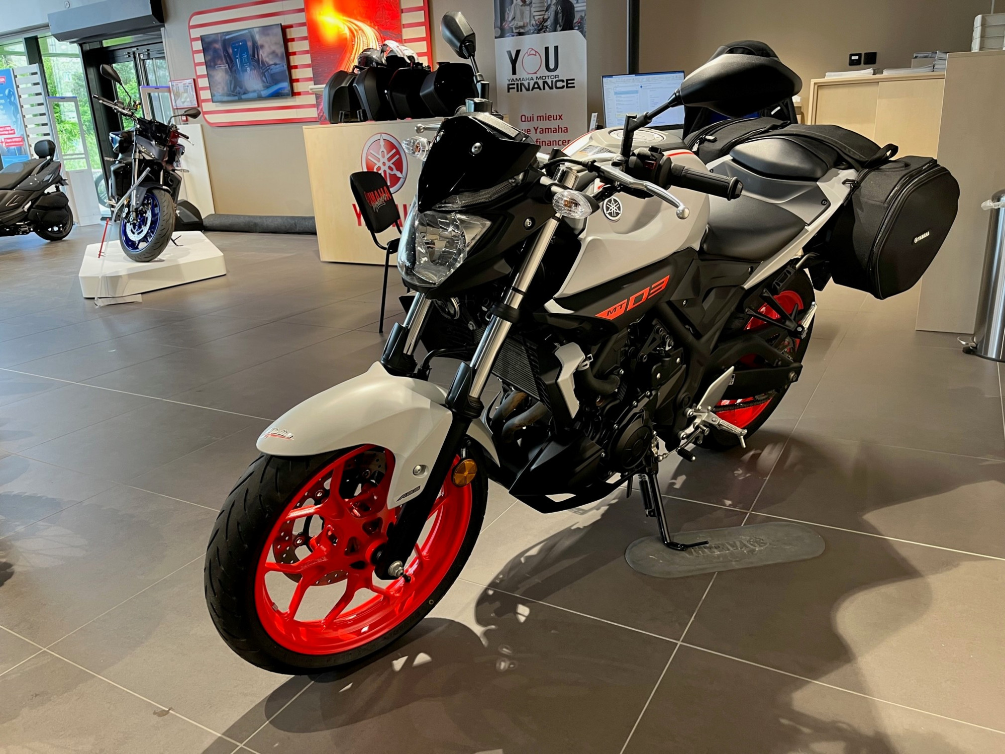 photo de YAMAHA MT-03 300 320 occasion de couleur  en vente à Besancon n°1