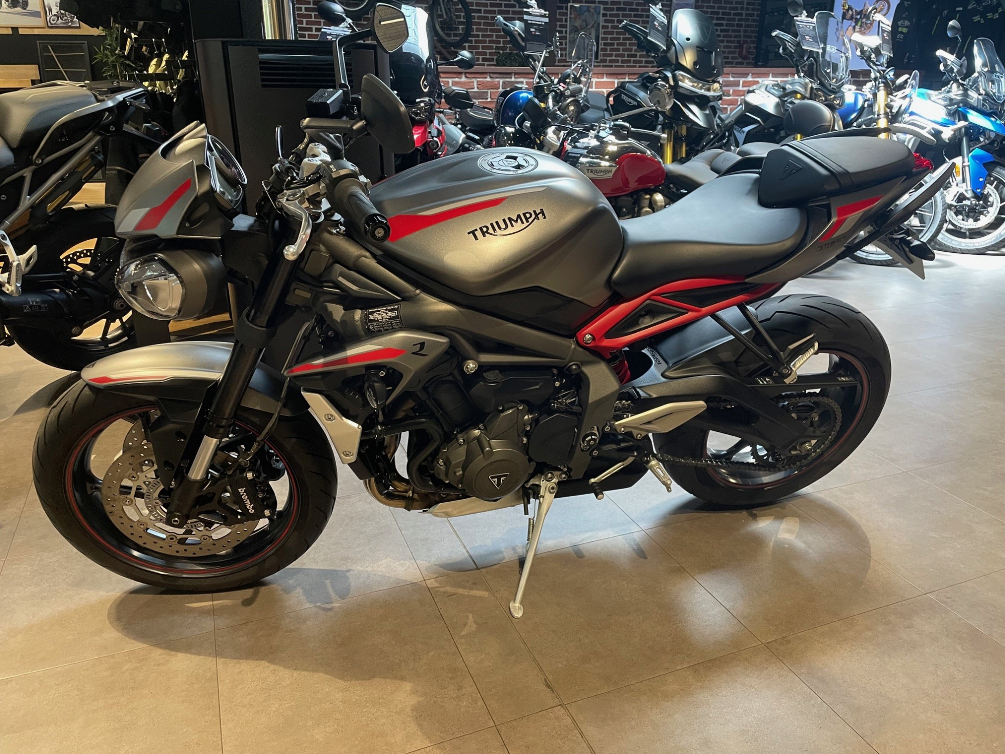 photo de TRIUMPH STREET TRIPLE 765 R 765 occasion de couleur  en vente à Lanester n°2