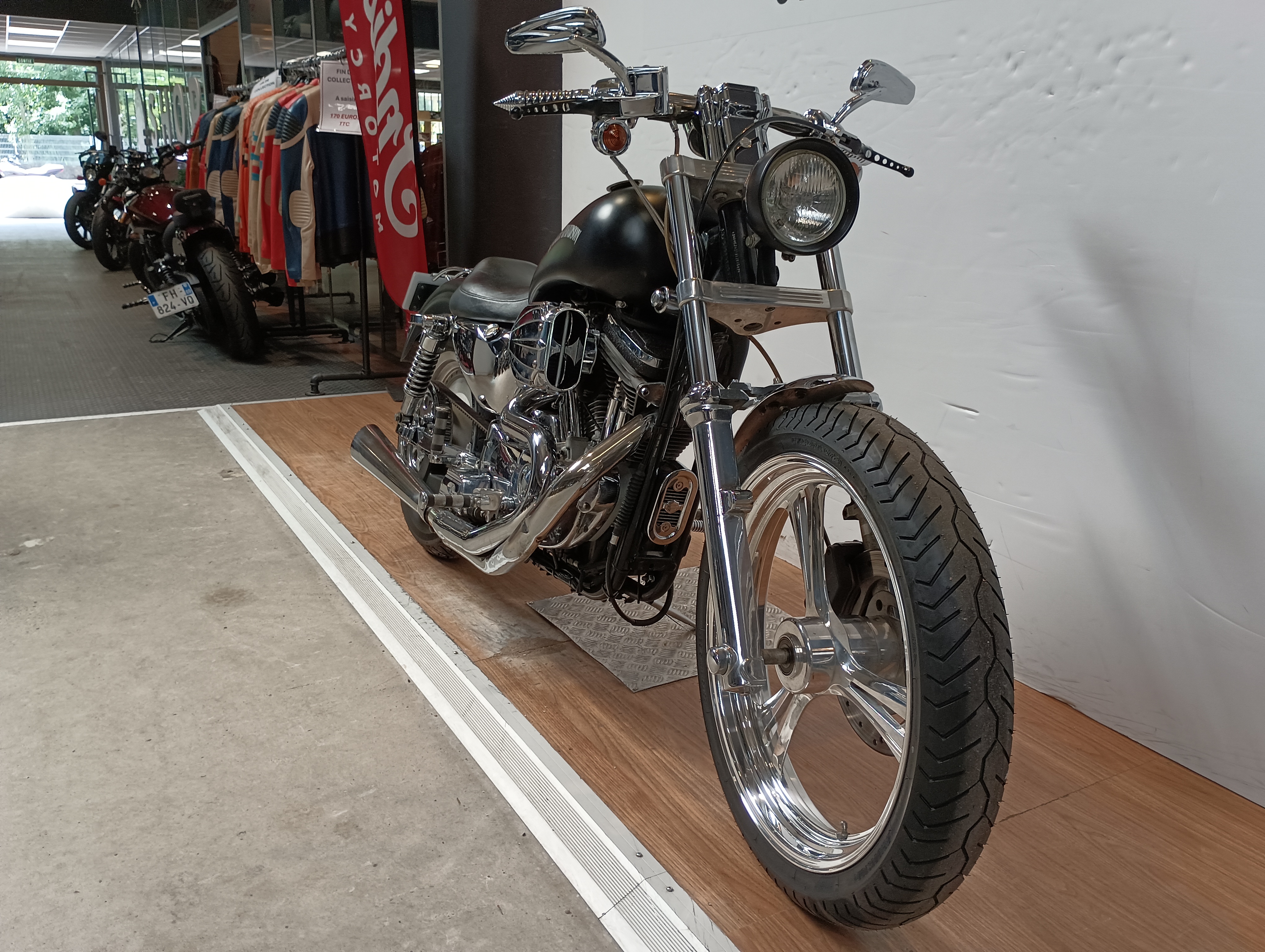 photo de HARLEY DAVIDSON 883 SPORTSTER 883 occasion de couleur  en vente à Limonest n°3