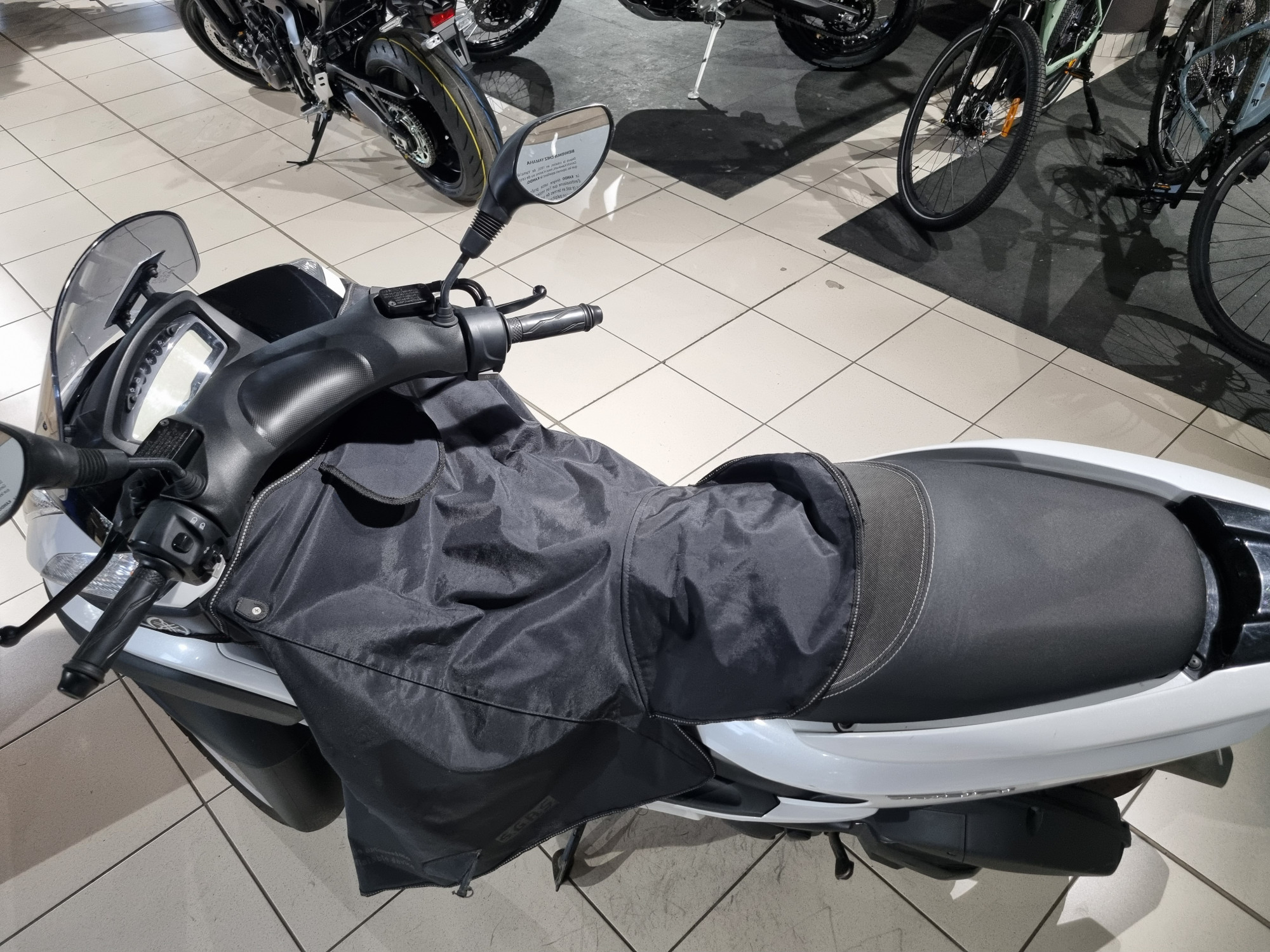 photo de YAMAHA TRICITY 125 125 occasion de couleur  en vente à Orvault n°2