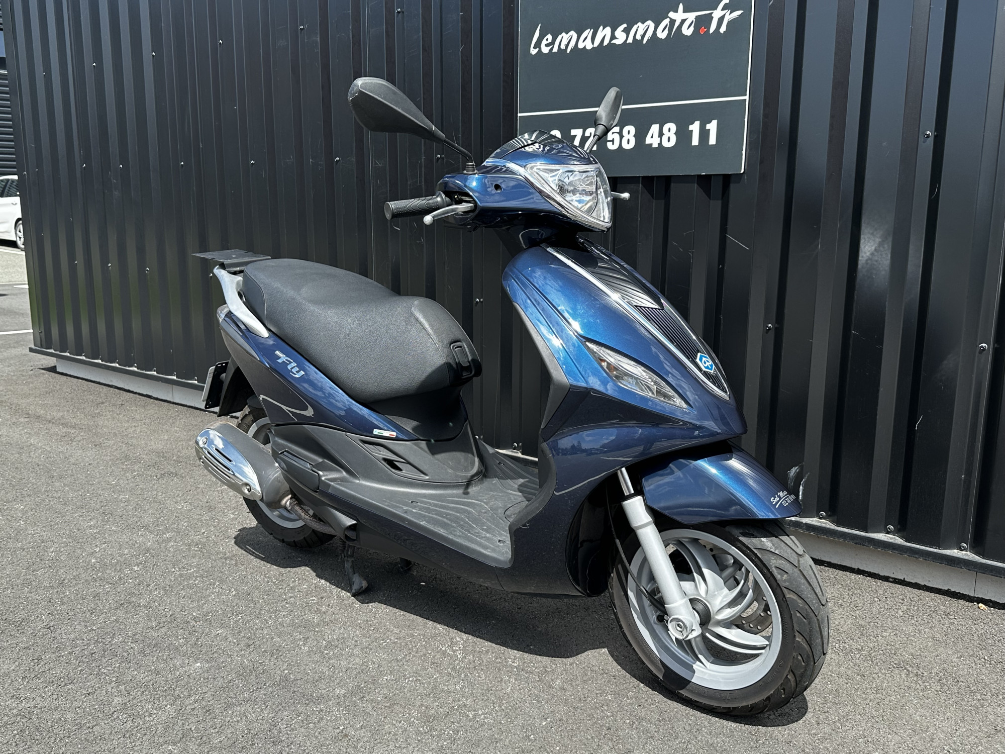 photo de PIAGGIO FLY 125 occasion de couleur  en vente à Ruaudin n°3