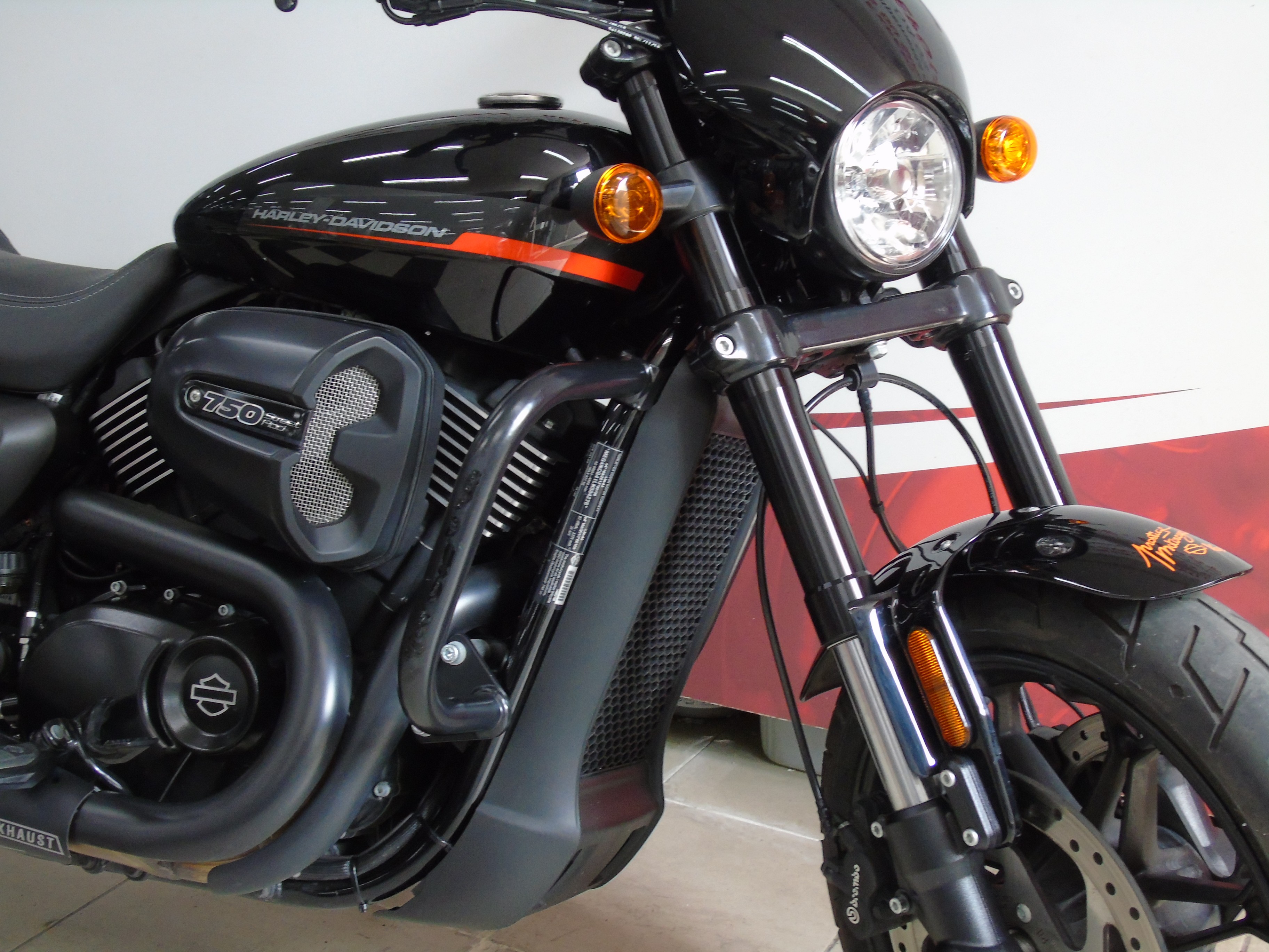 photo de HARLEY DAVIDSON STREET ROD 750 occasion de couleur  en vente à Mougins n°3